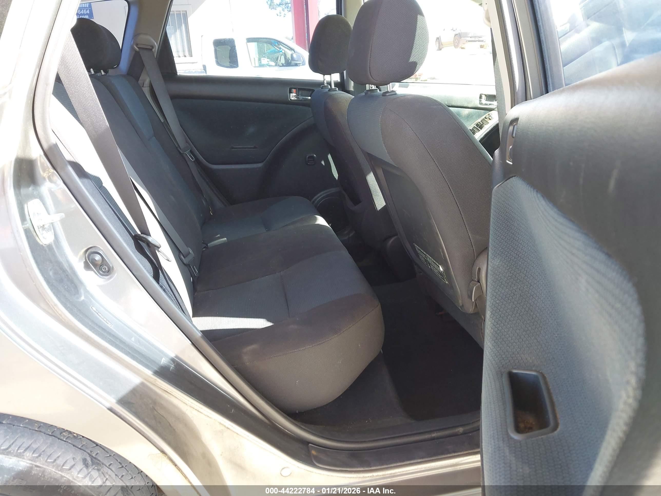 TOYOTA MATRIX image 8
