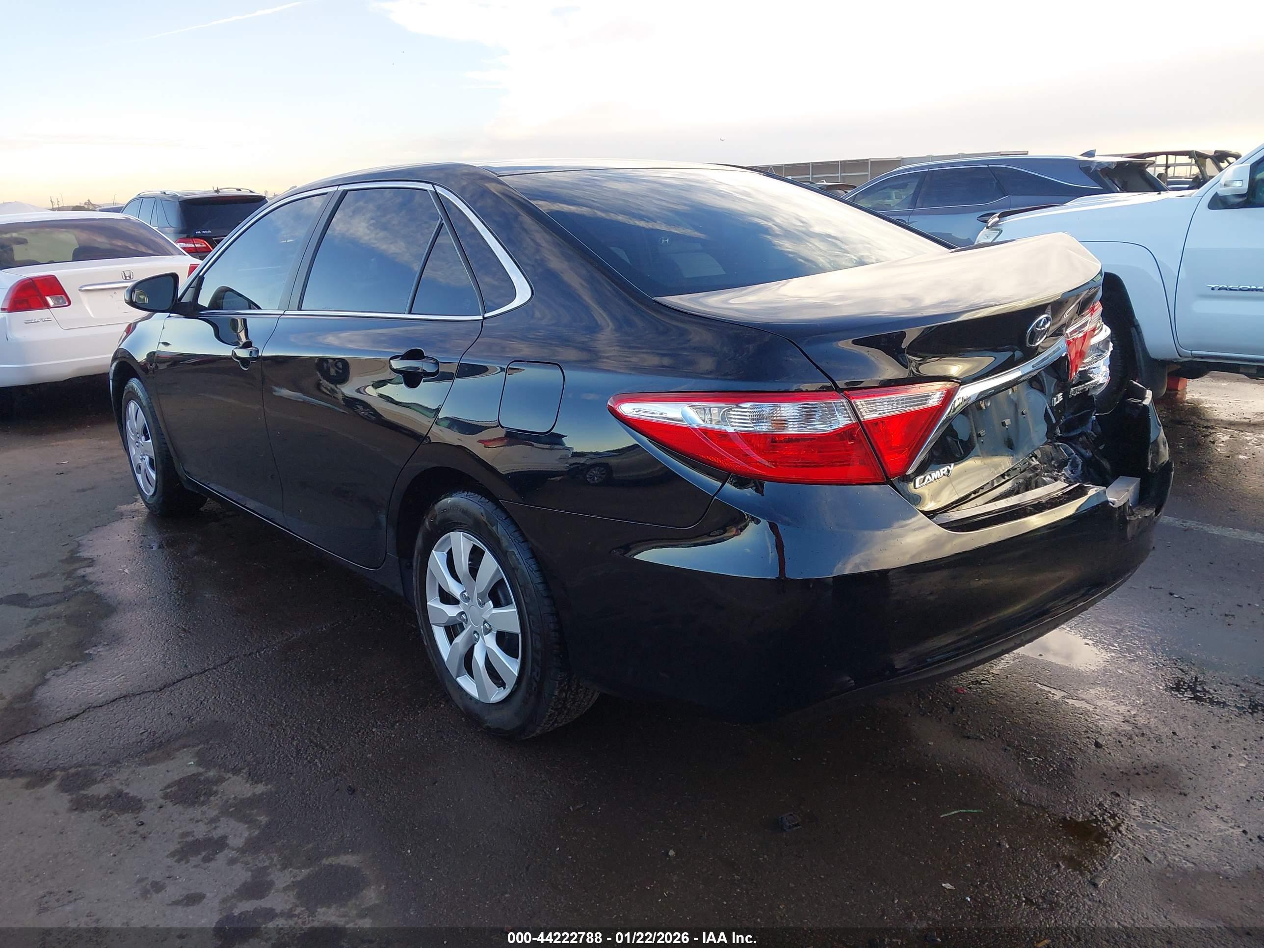 TOYOTA CAMRY image 3