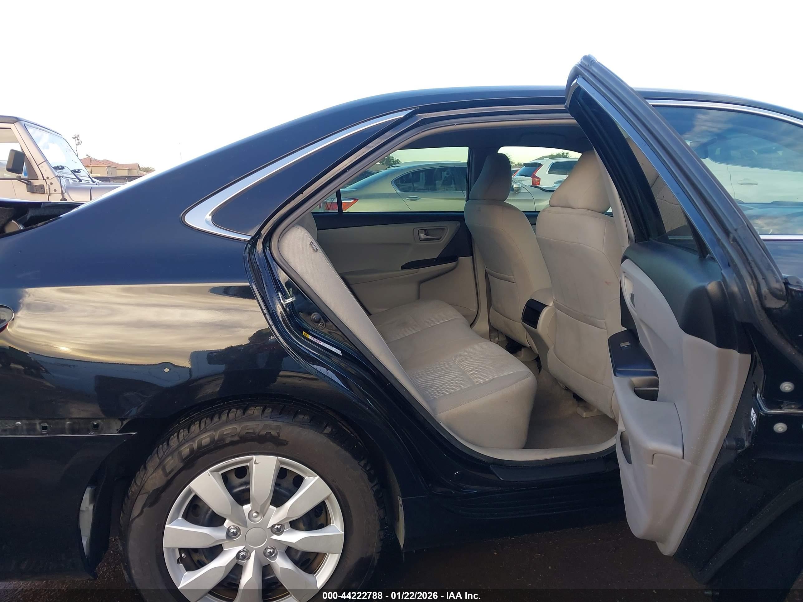 TOYOTA CAMRY image 8