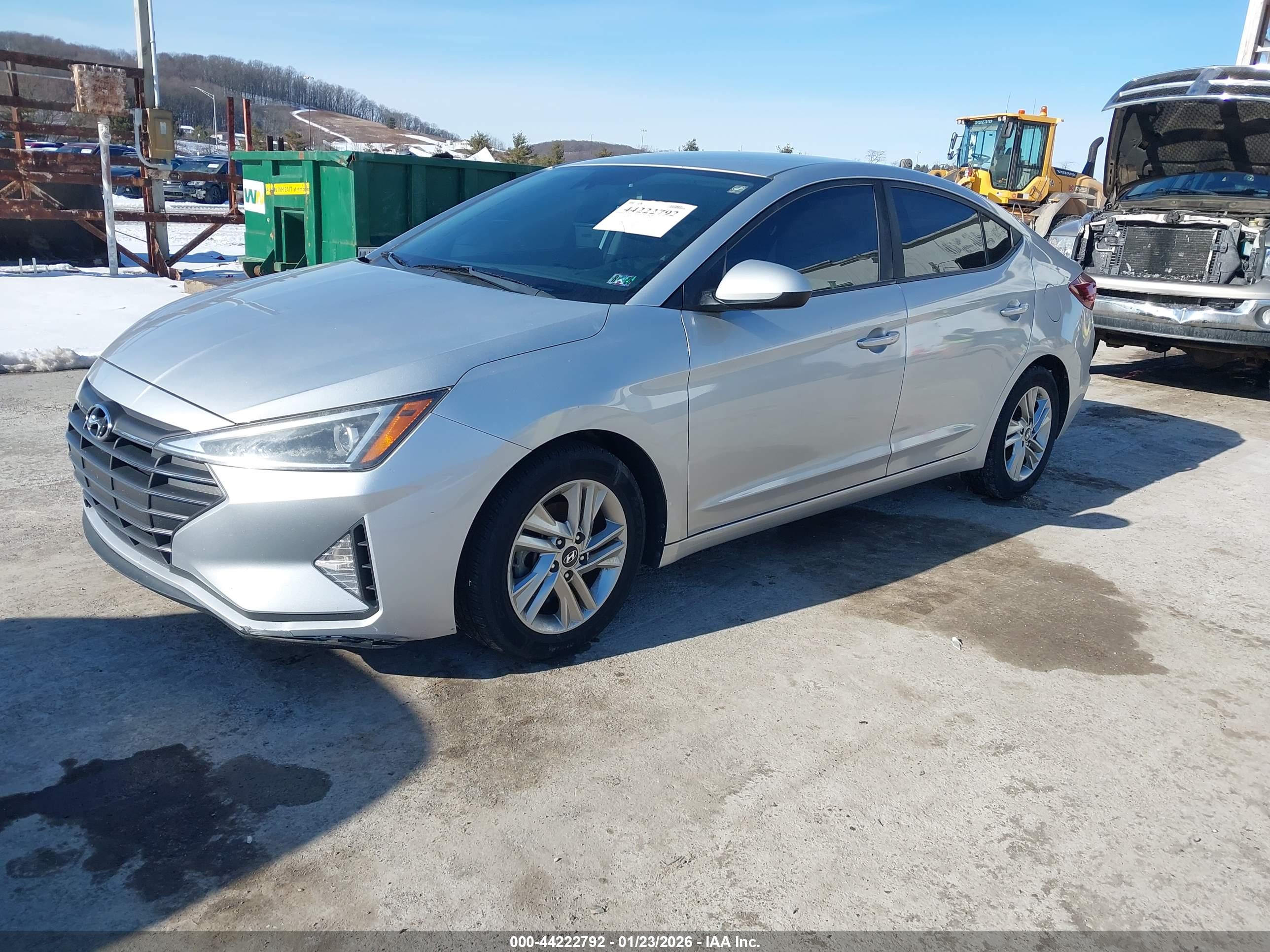 HYUNDAI ELANTRA image 2
