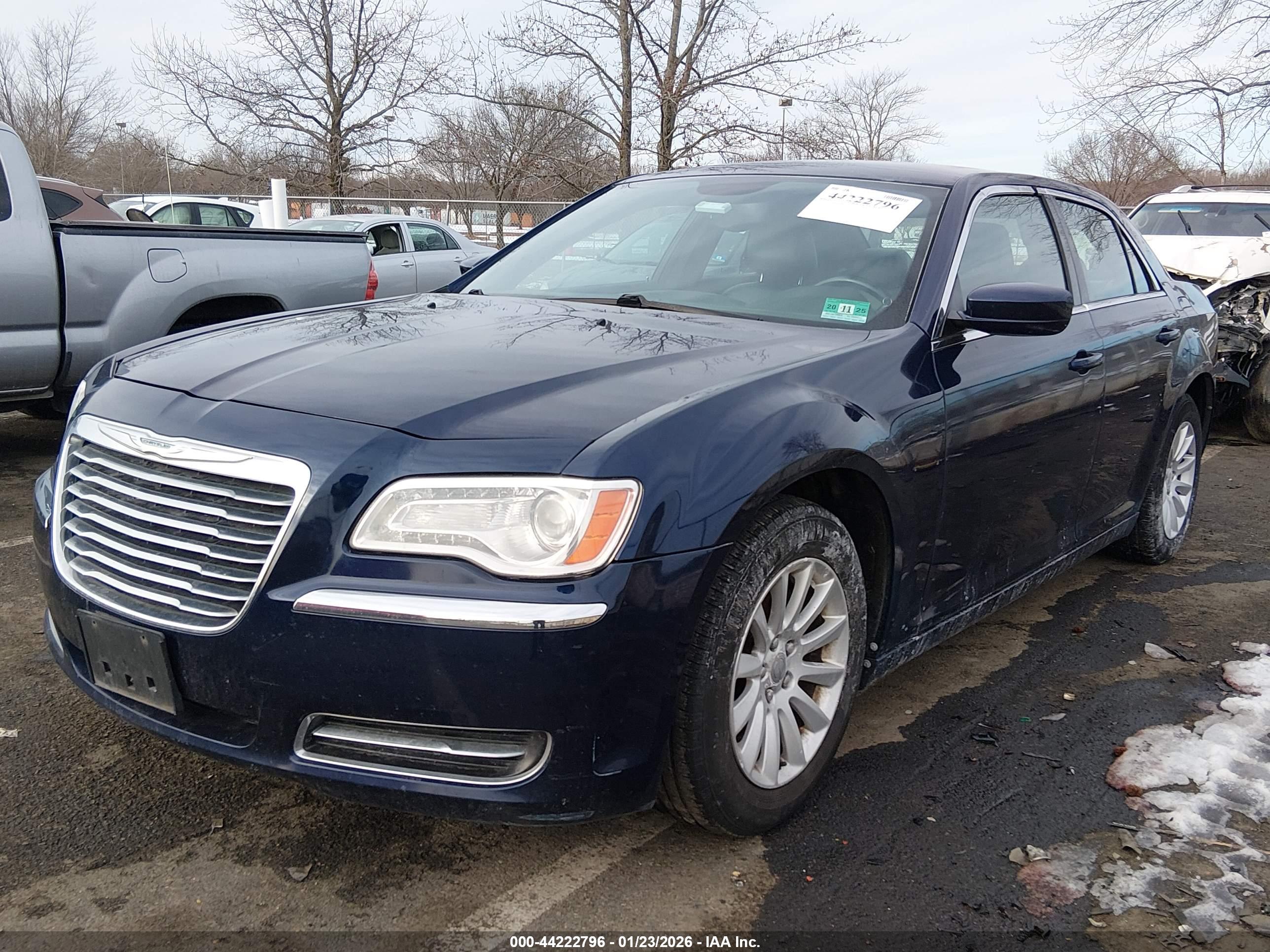 CHRYSLER 300 image 2