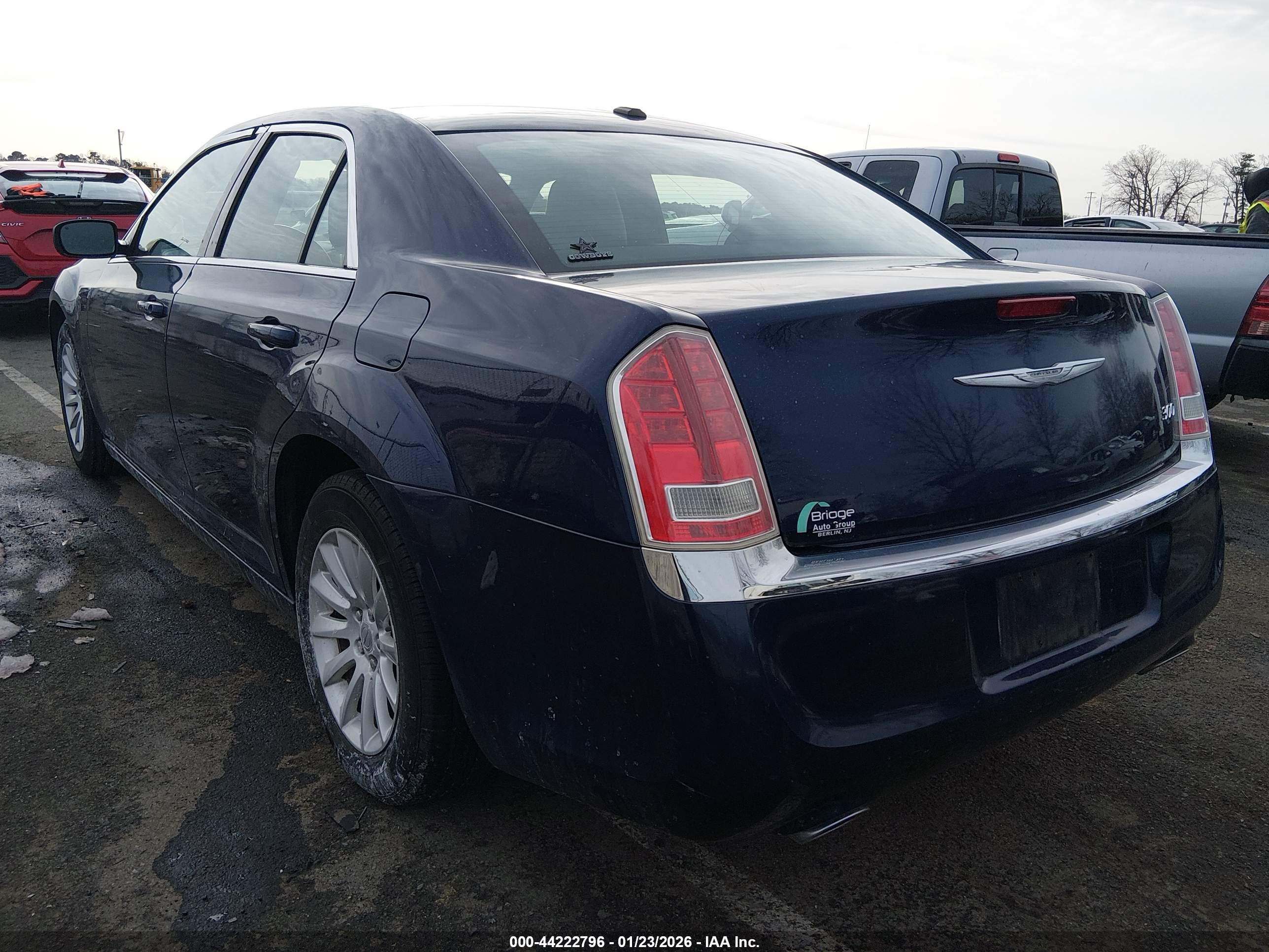 CHRYSLER 300 image 3