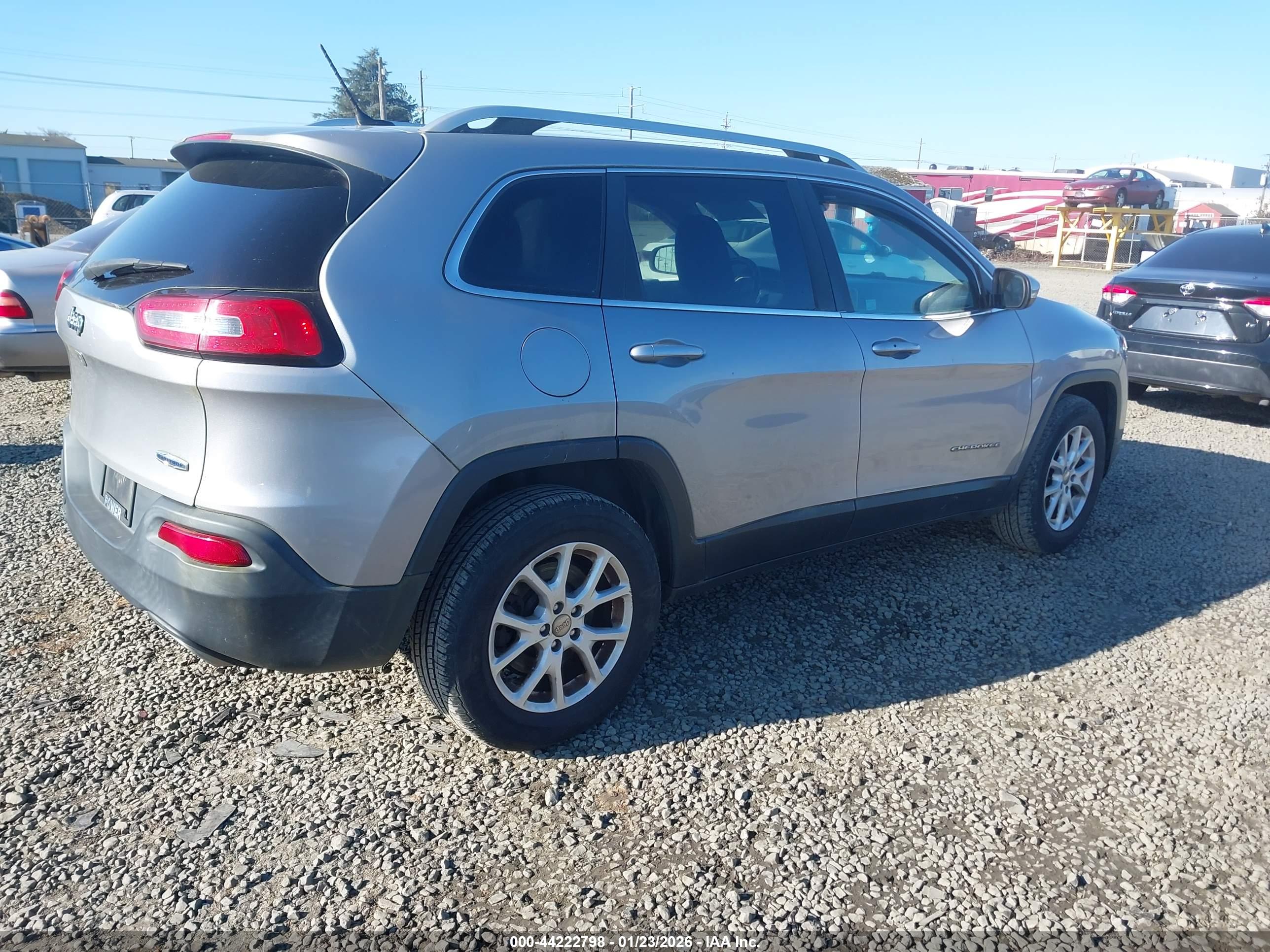 JEEP CHEROKEE image 4