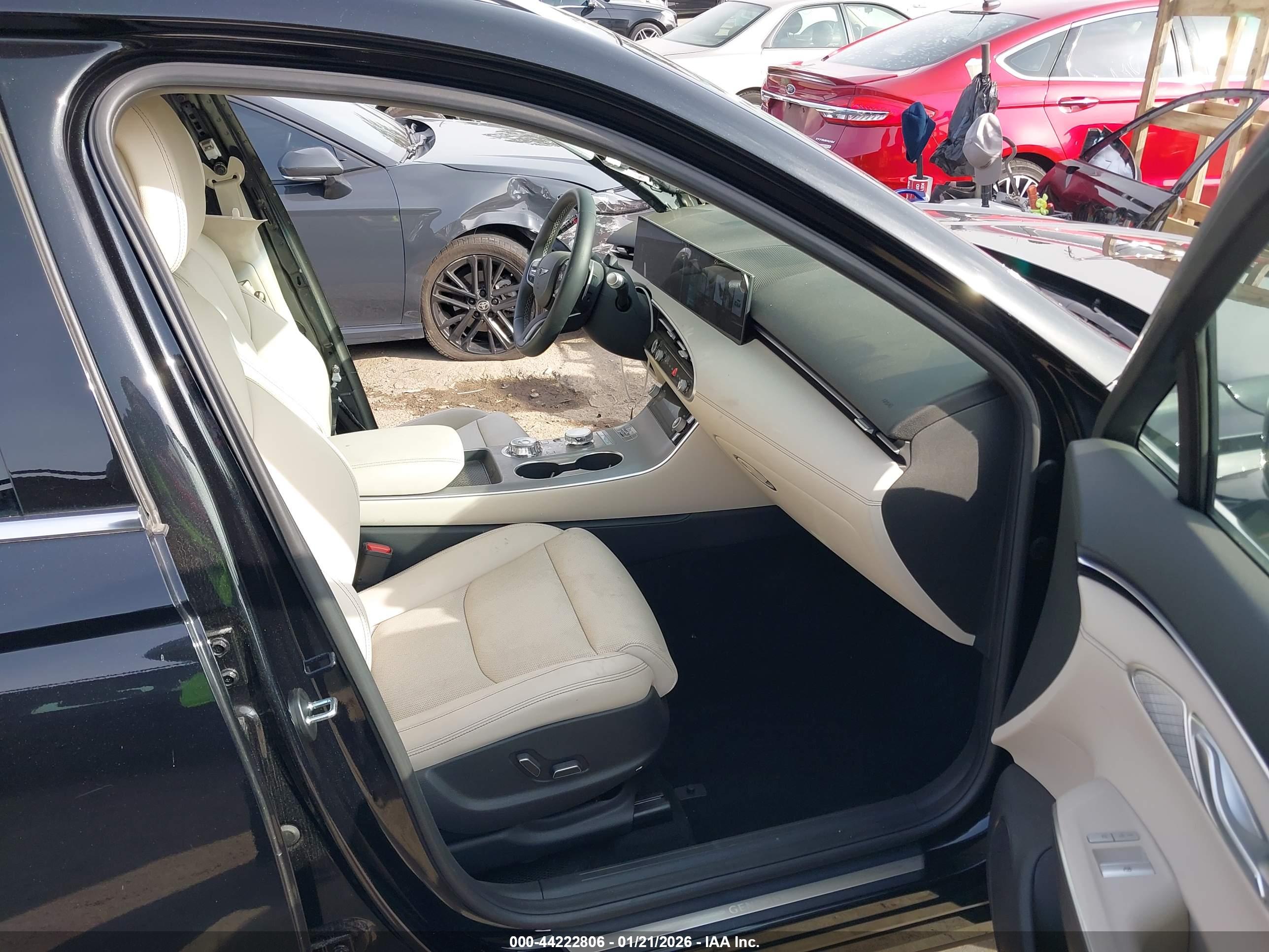 GENESIS GV70 image 5