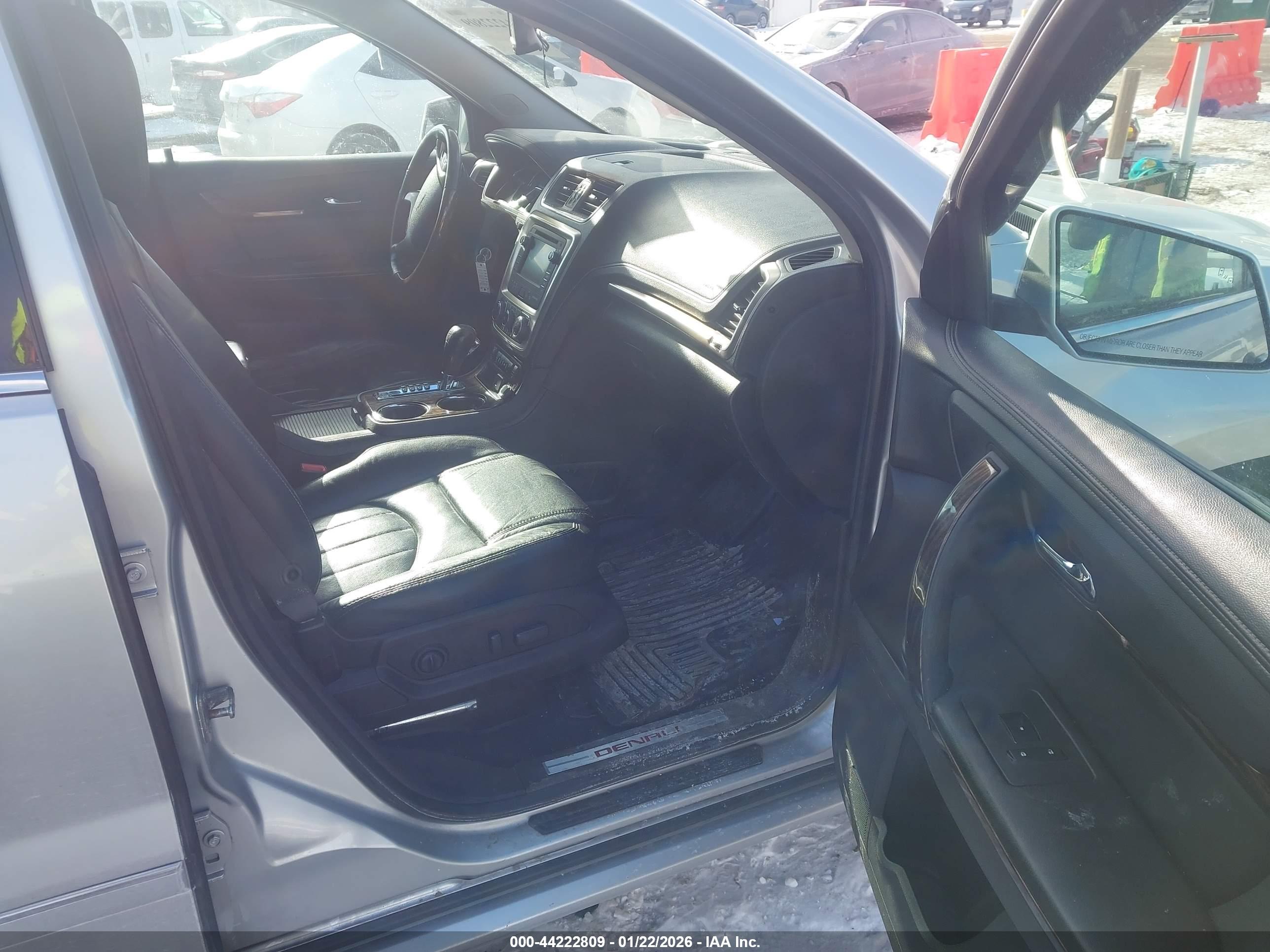 GMC ACADIA image 5
