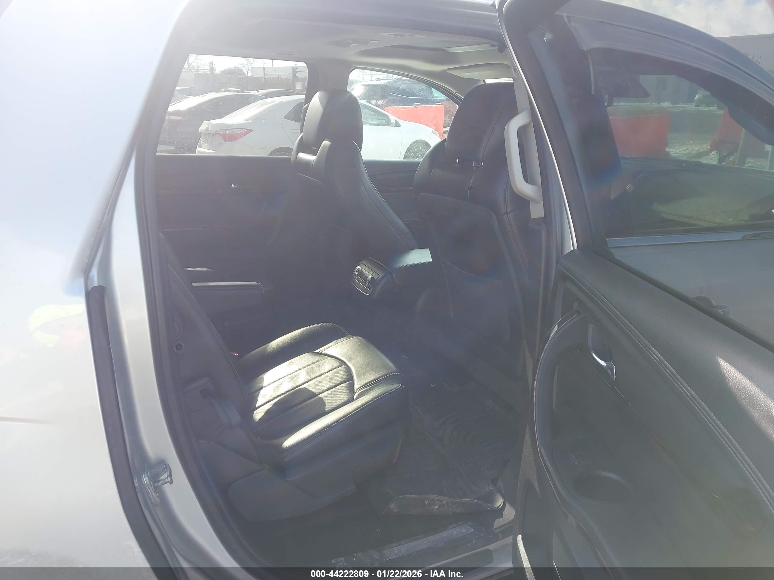 GMC ACADIA image 8