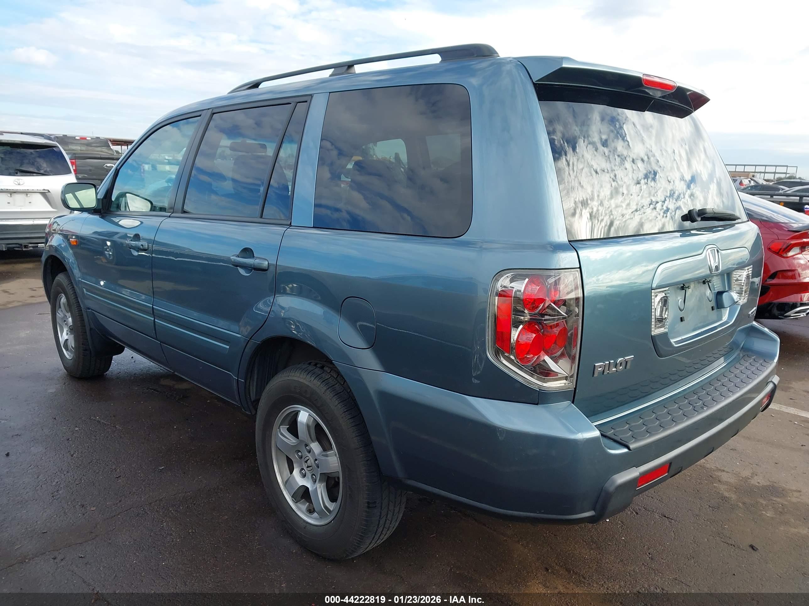 HONDA PILOT image 3