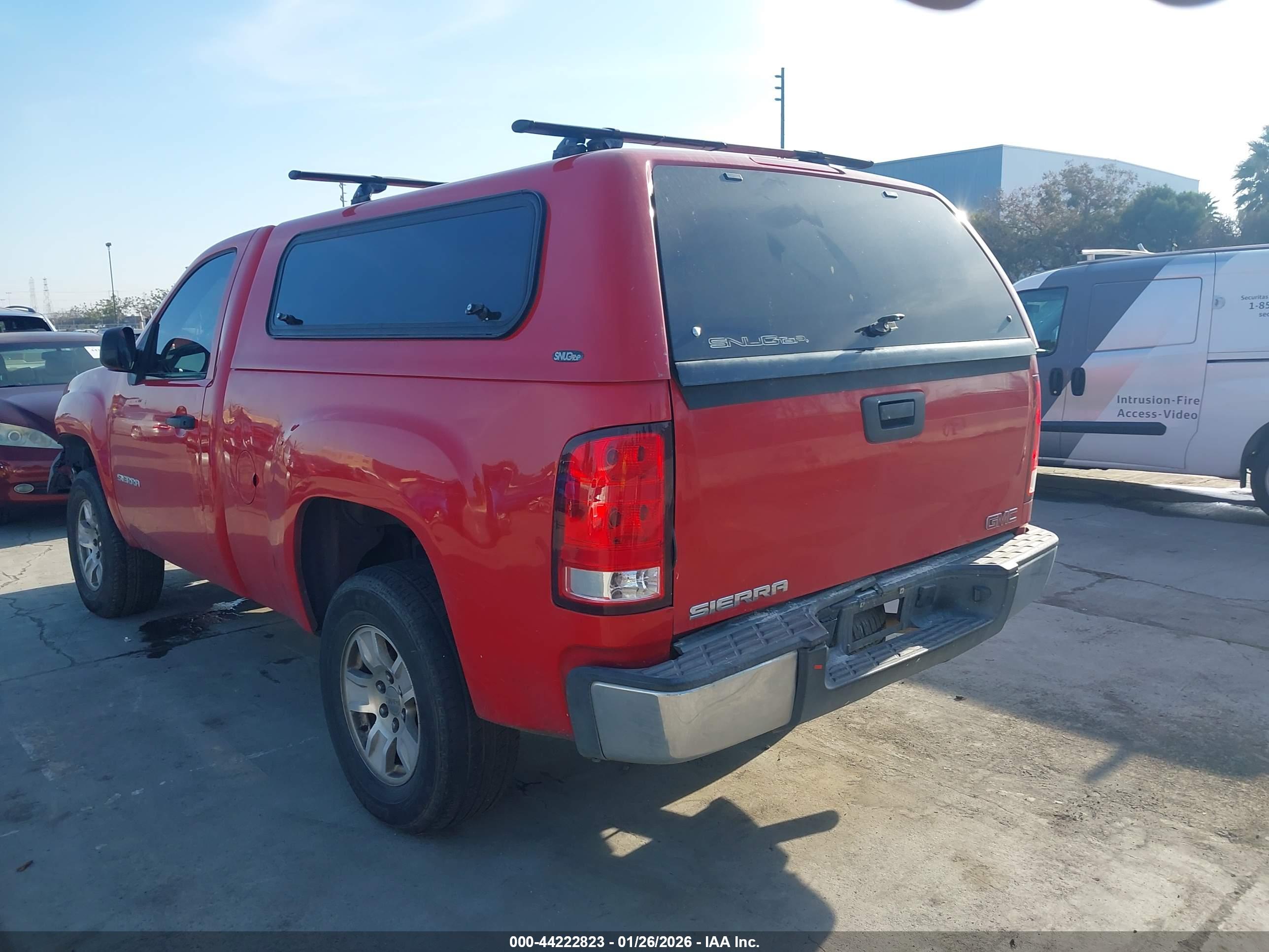 GMC SIERRA image 3
