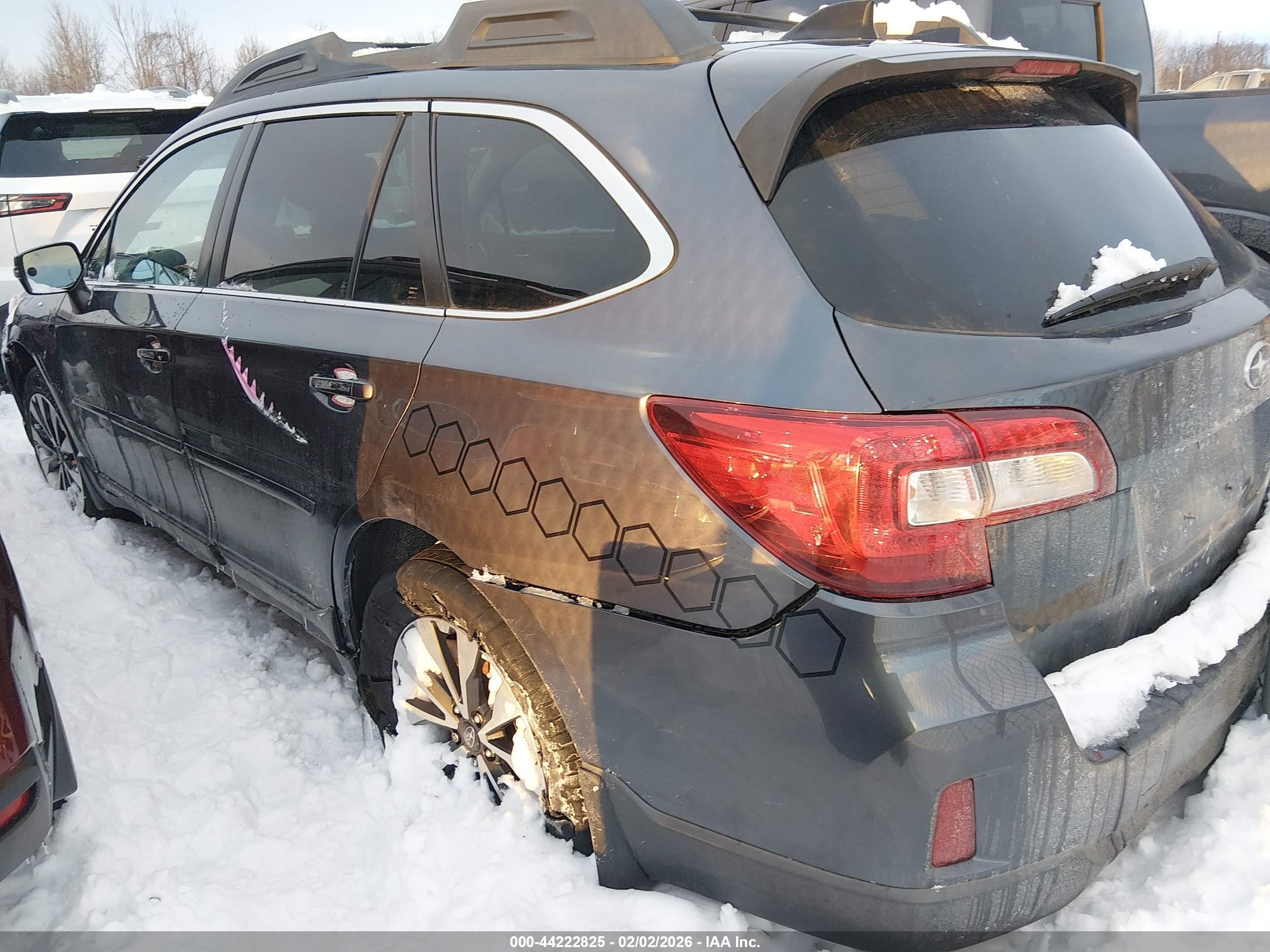 SUBARU OUTBACK image 3