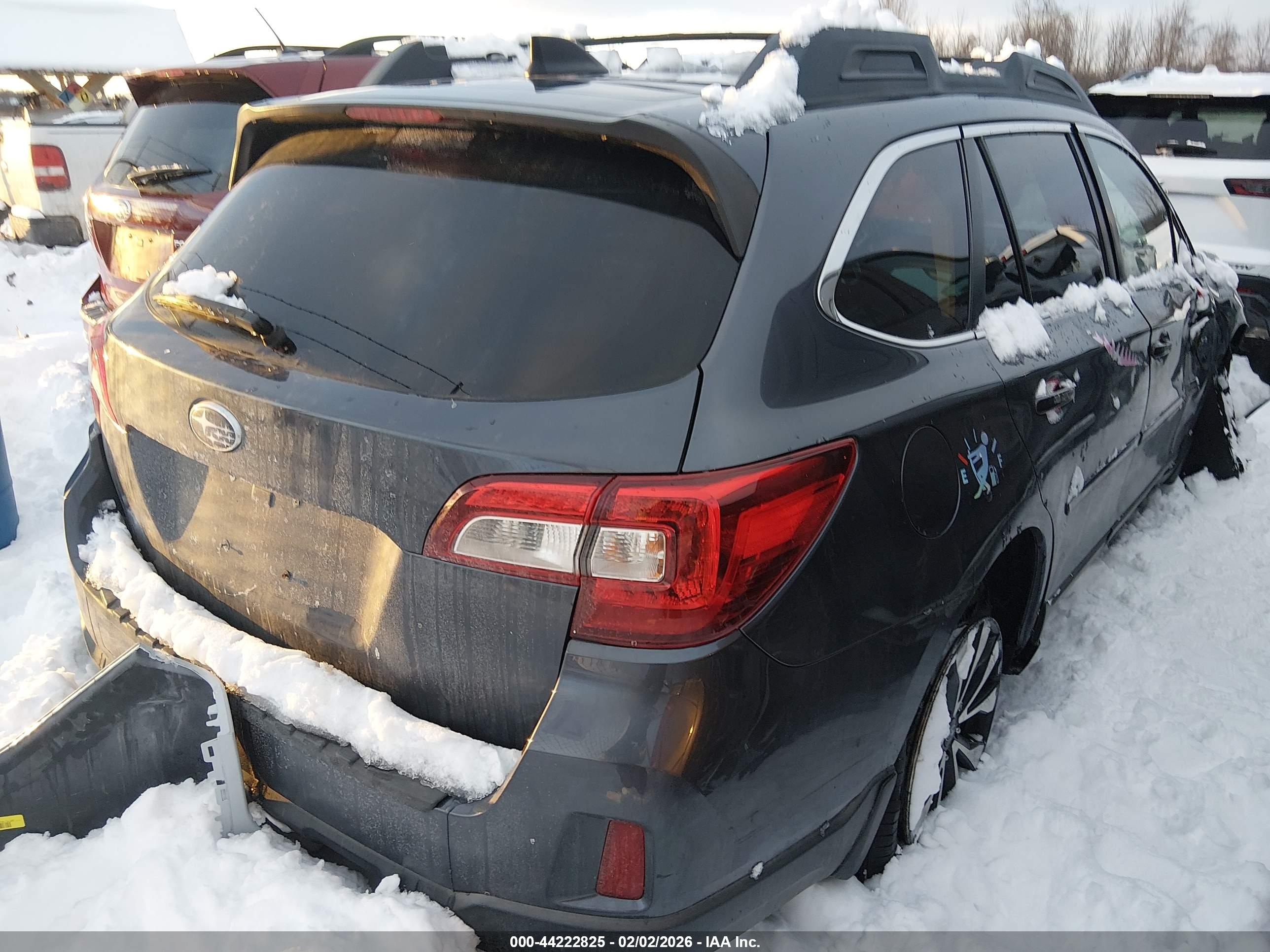 SUBARU OUTBACK image 4