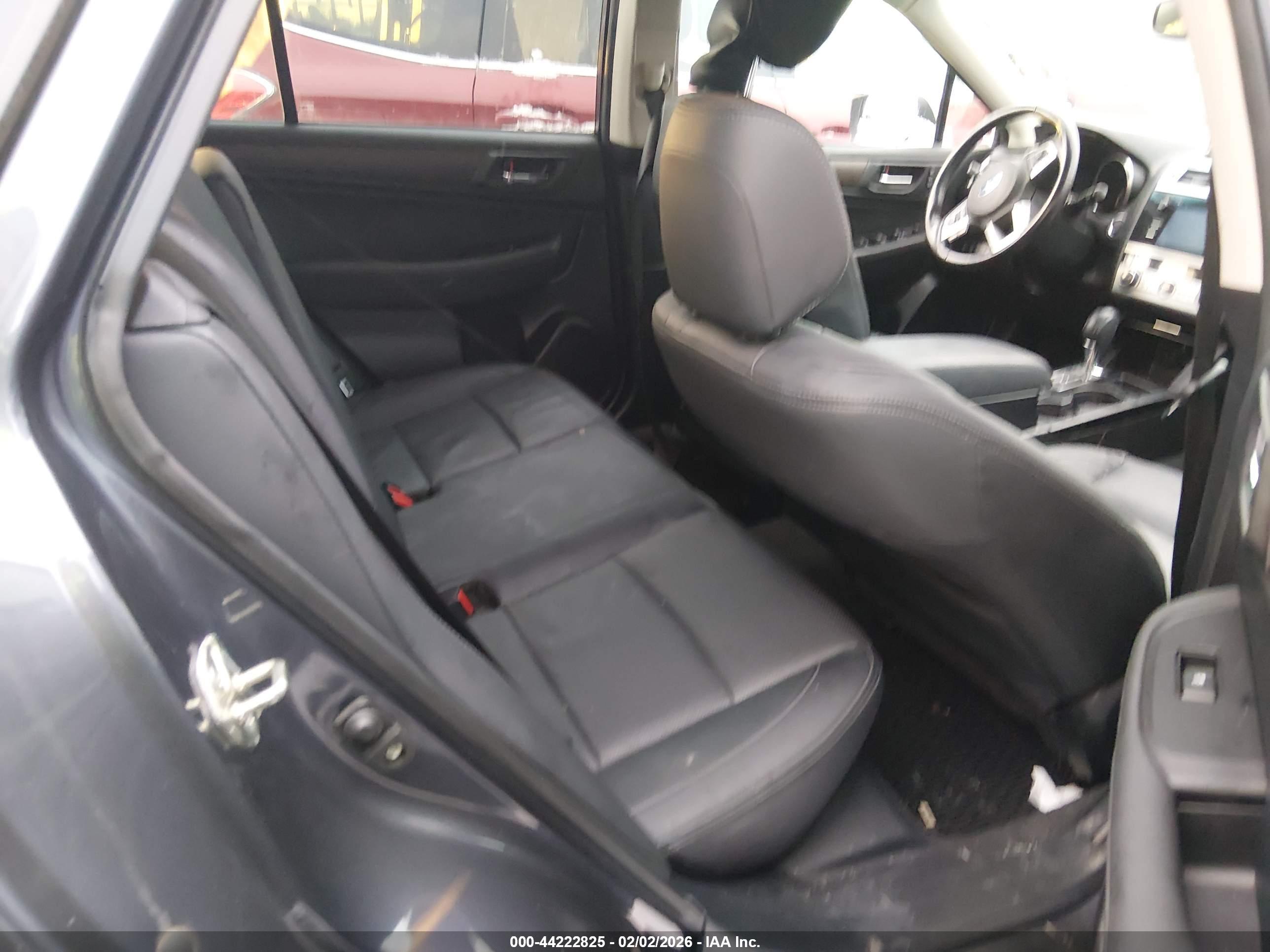 SUBARU OUTBACK image 8
