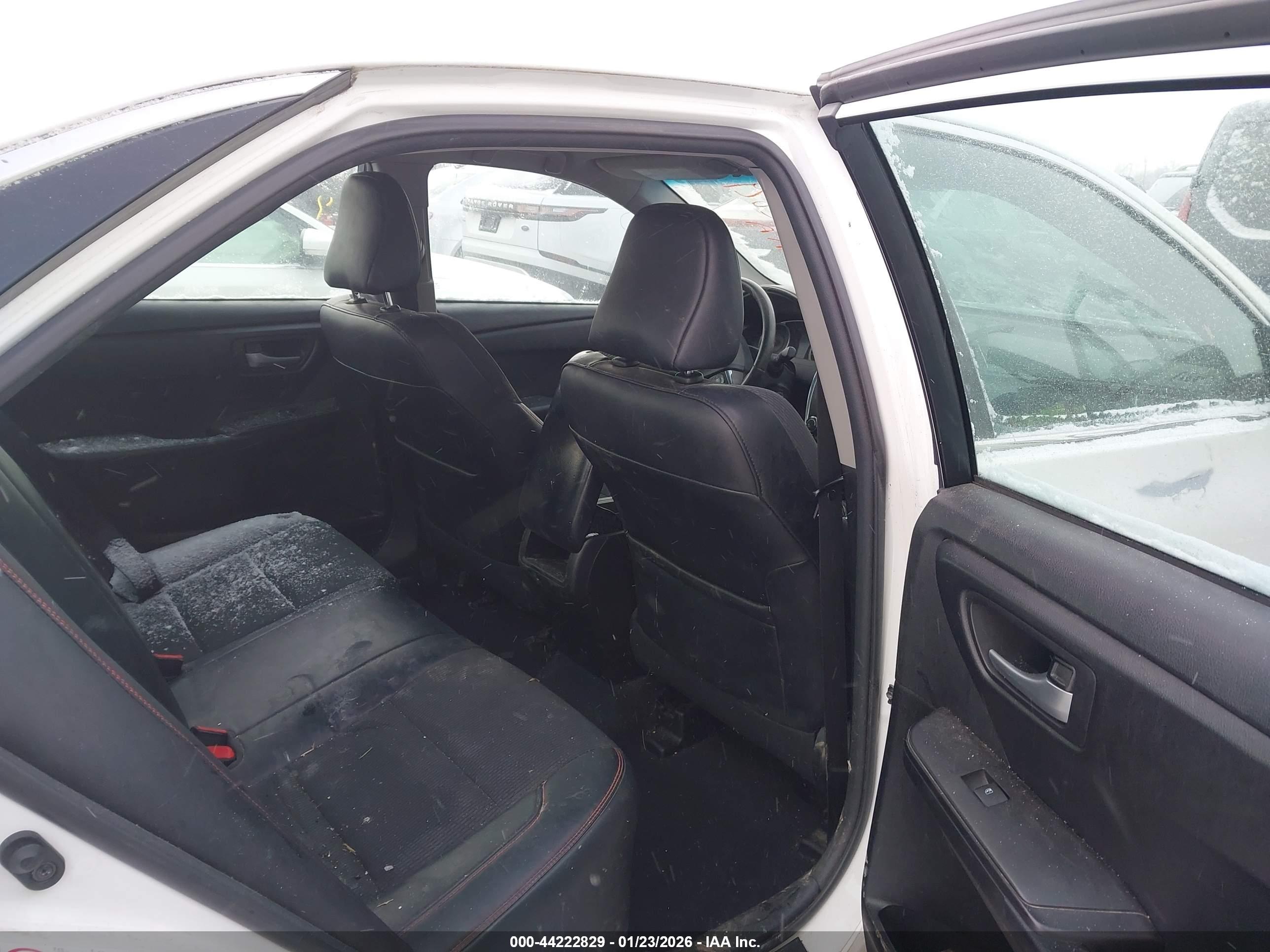 TOYOTA CAMRY image 8