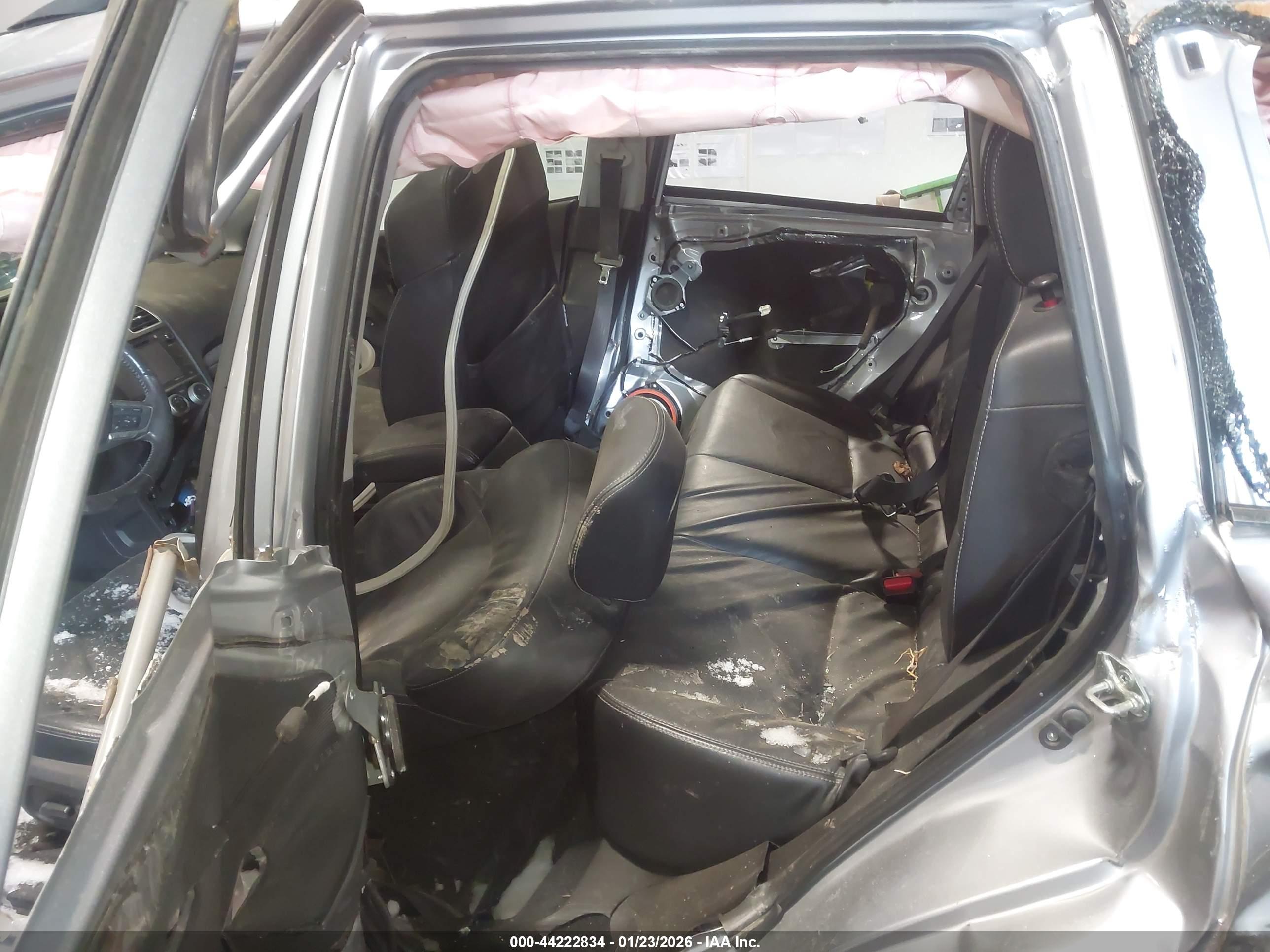 SUBARU FORESTER image 8