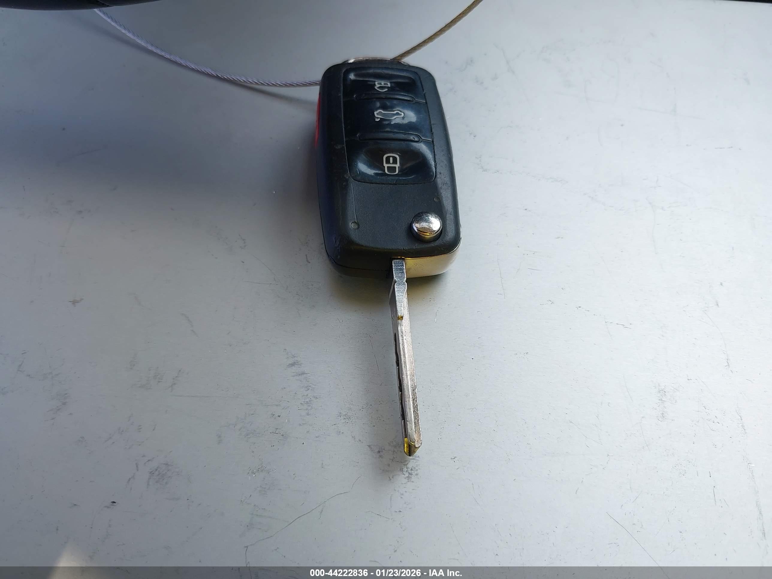 VOLKSWAGEN PASSAT image 11