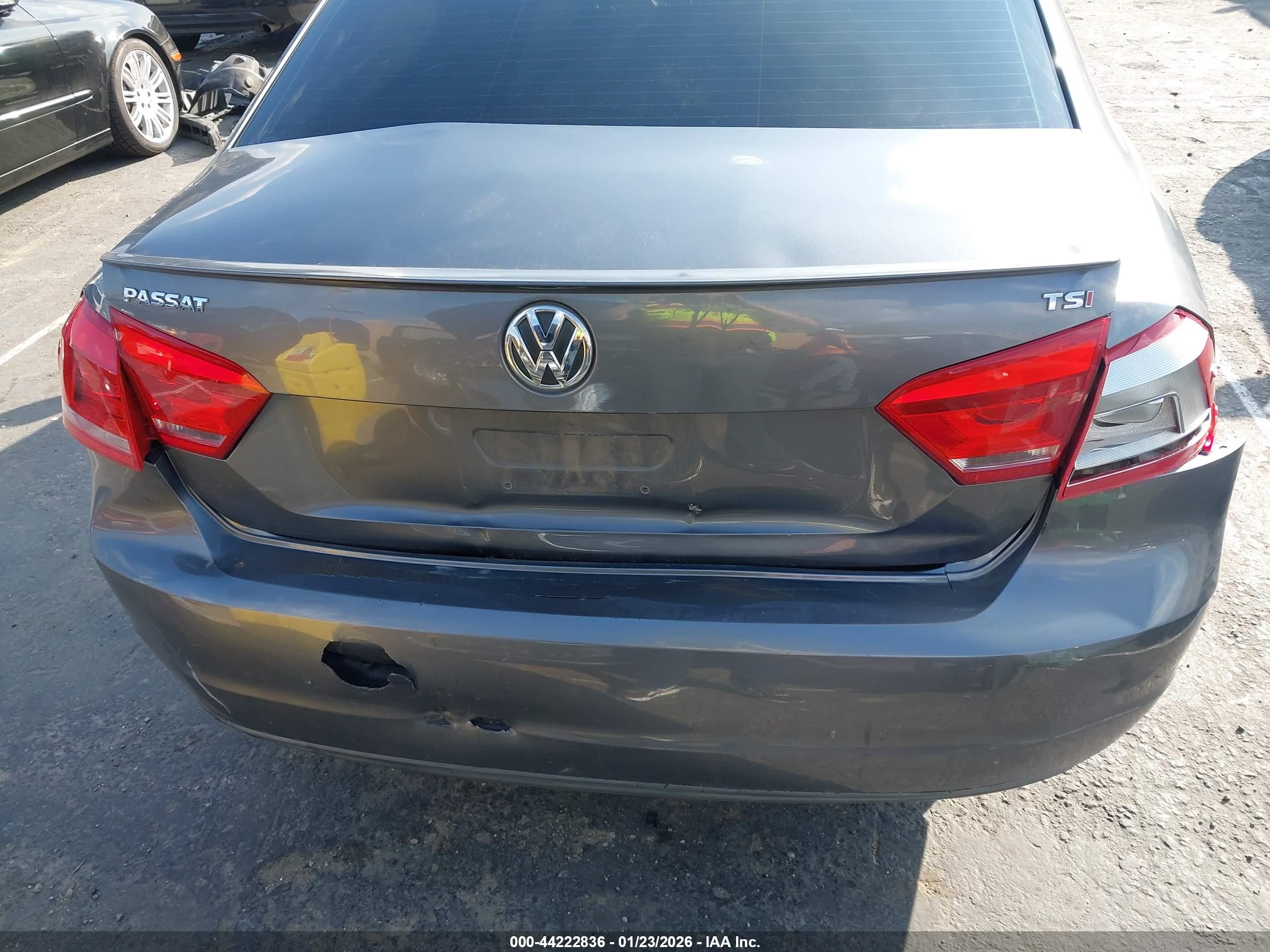 VOLKSWAGEN PASSAT image 6