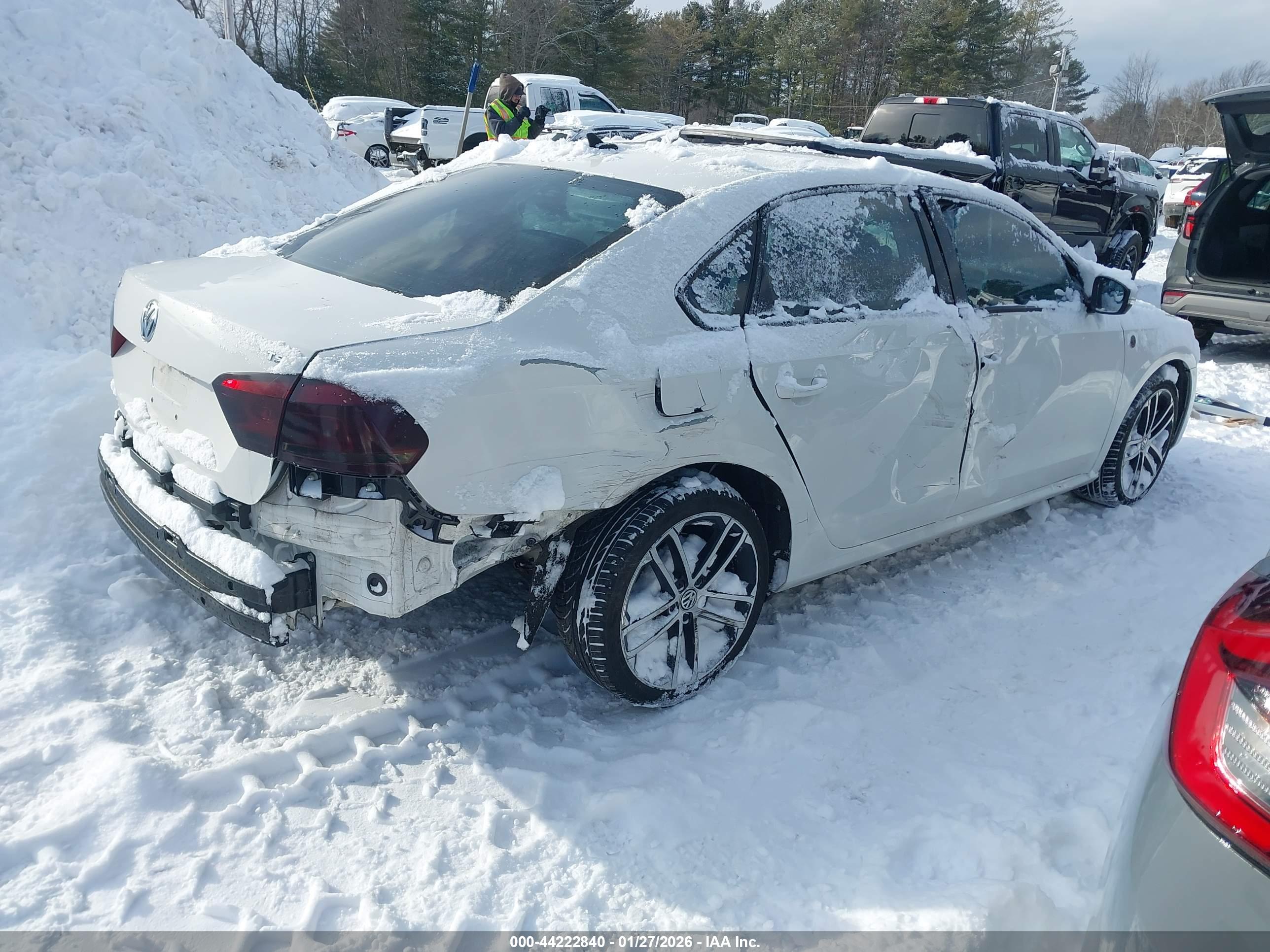 VOLKSWAGEN PASSAT image 4