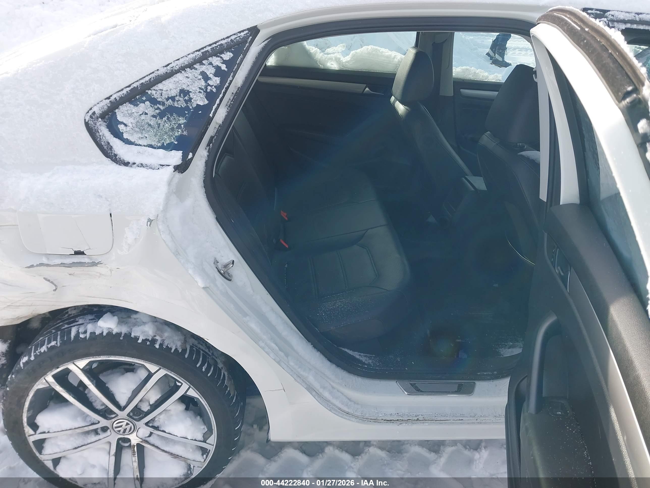 VOLKSWAGEN PASSAT image 8