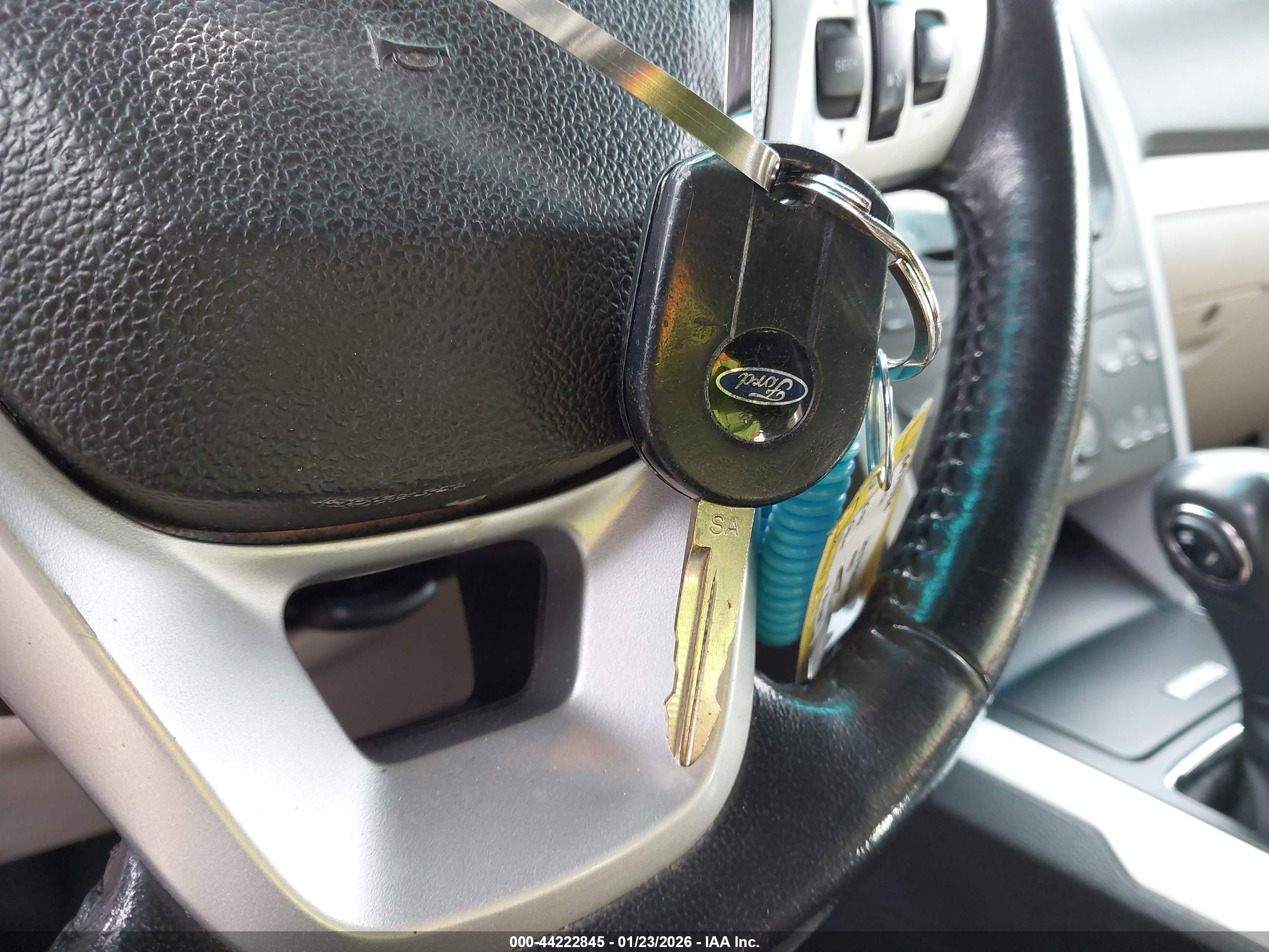 FORD EXPLORER image 11