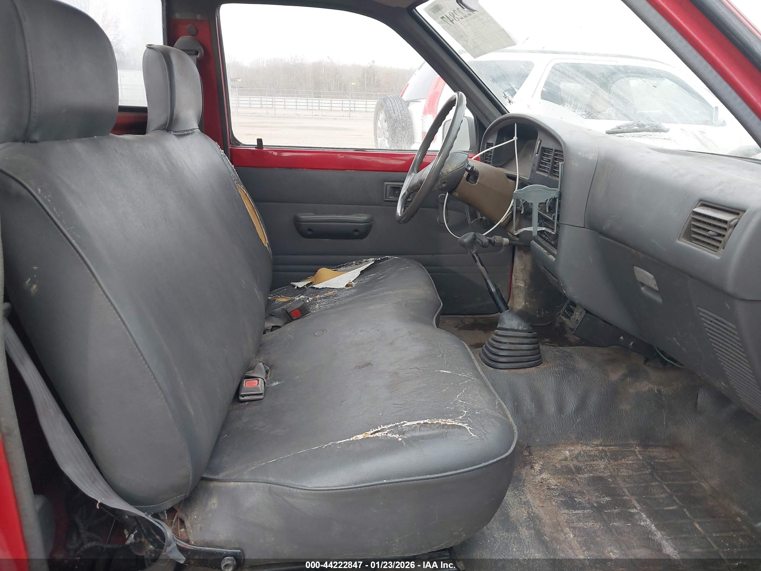 TOYOTA PICKUP image 5
