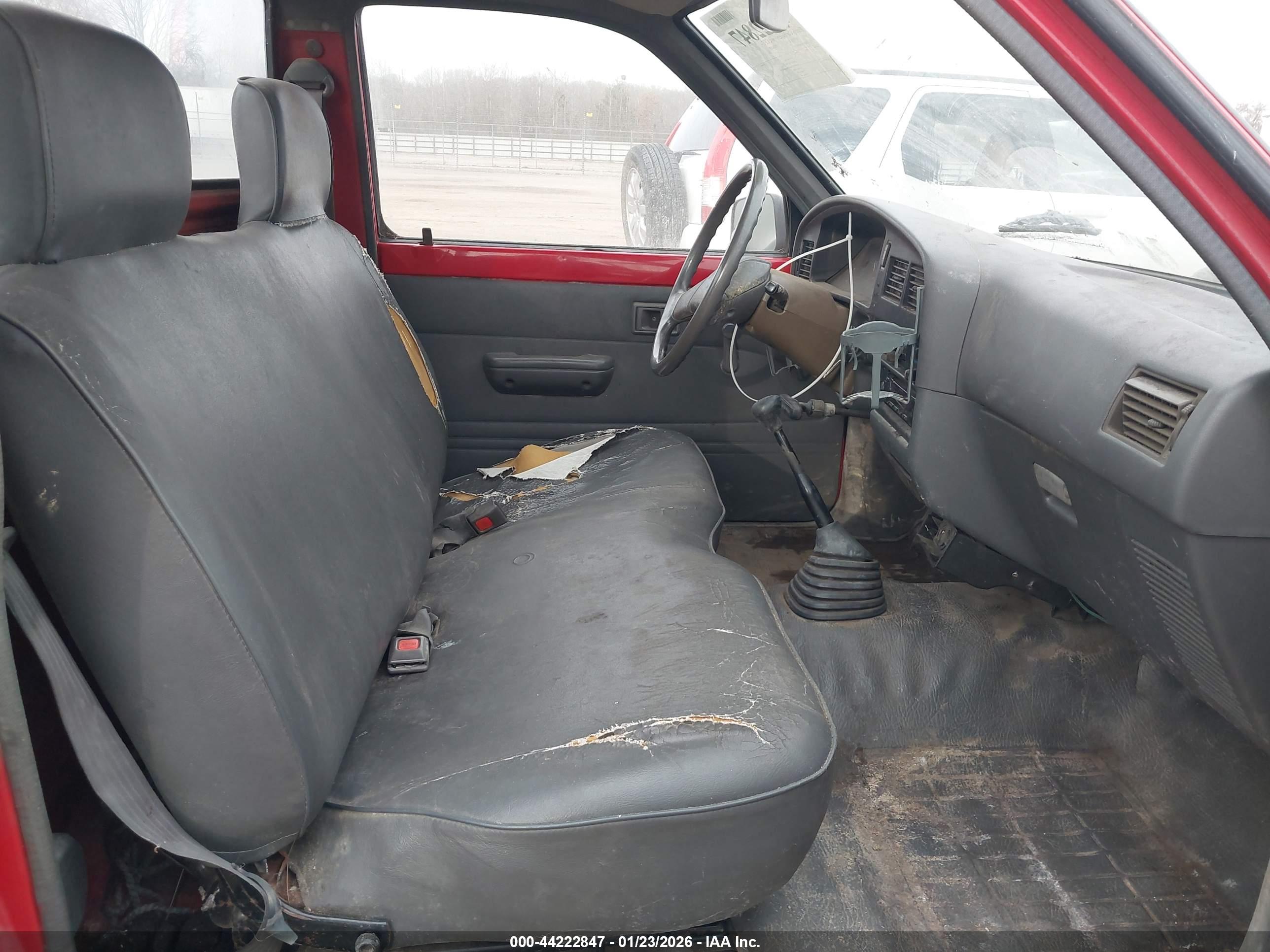 TOYOTA PICKUP image 8
