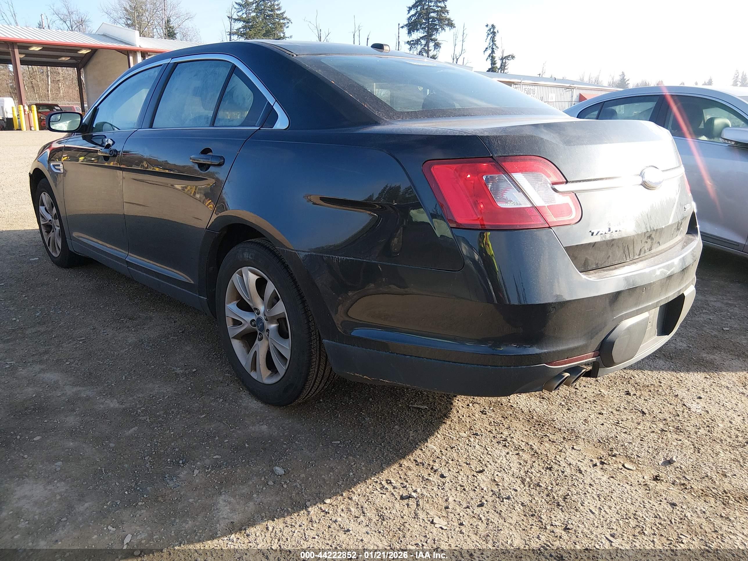 FORD TAURUS image 3