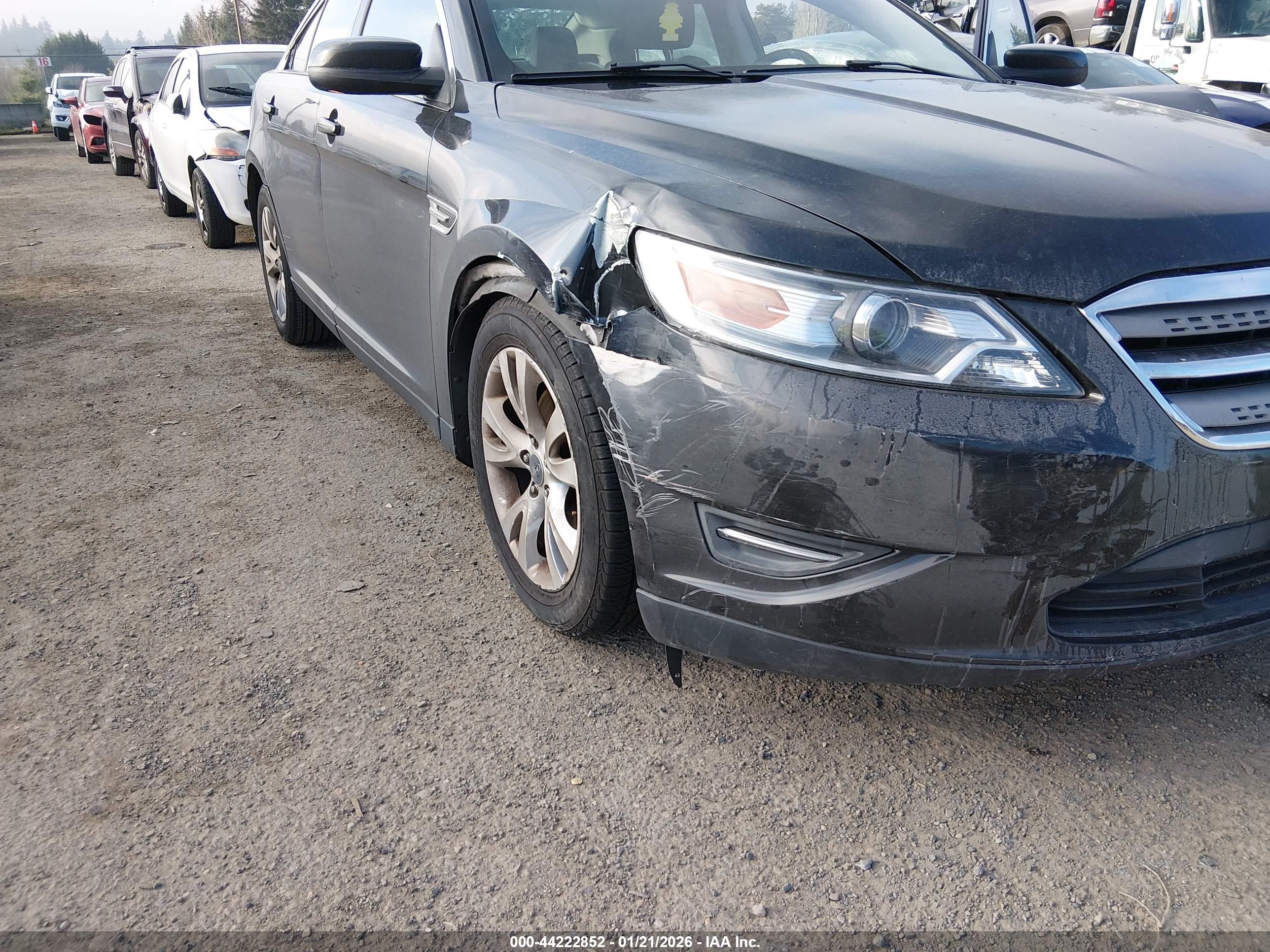 FORD TAURUS image 6