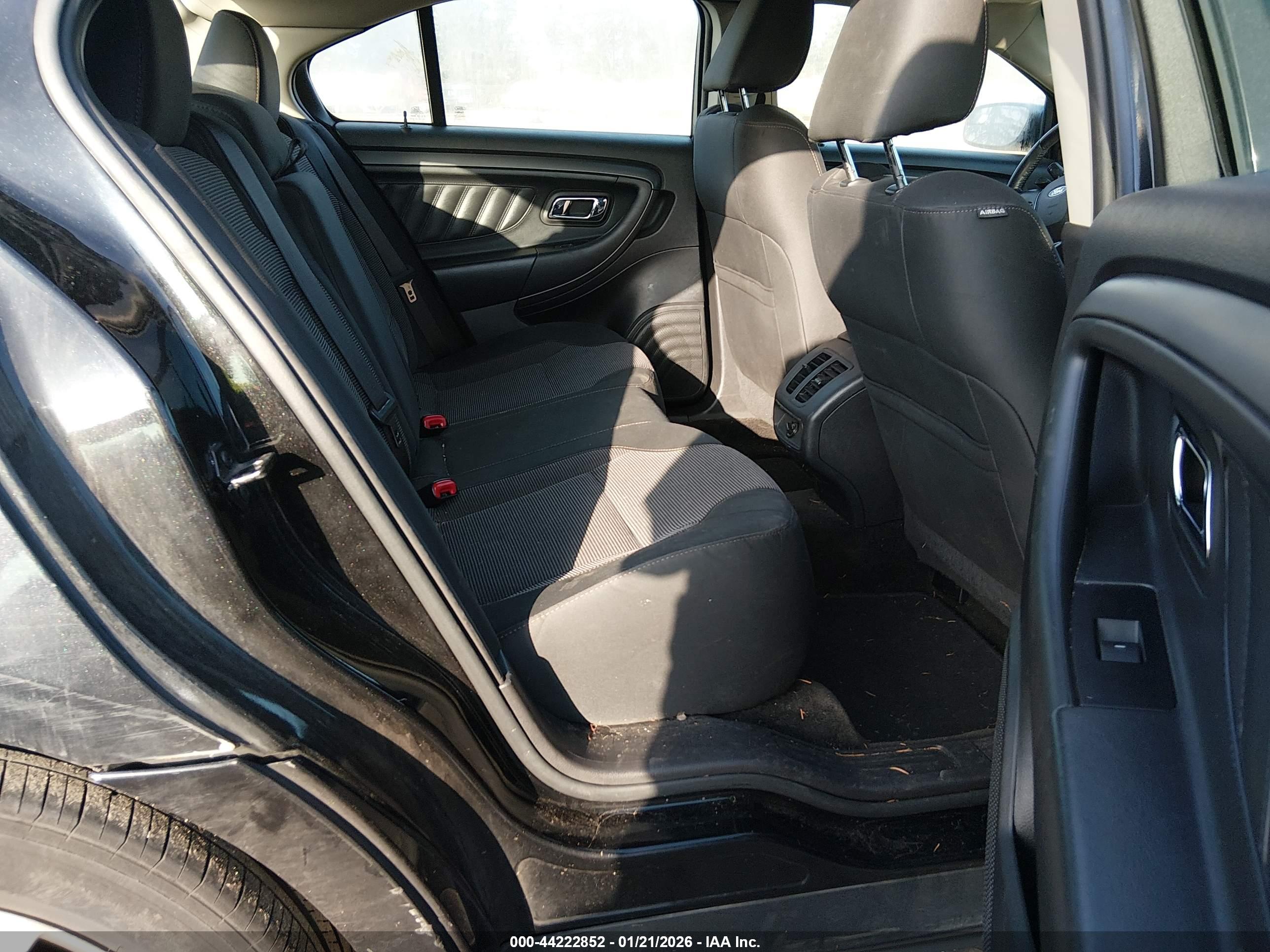 FORD TAURUS image 8