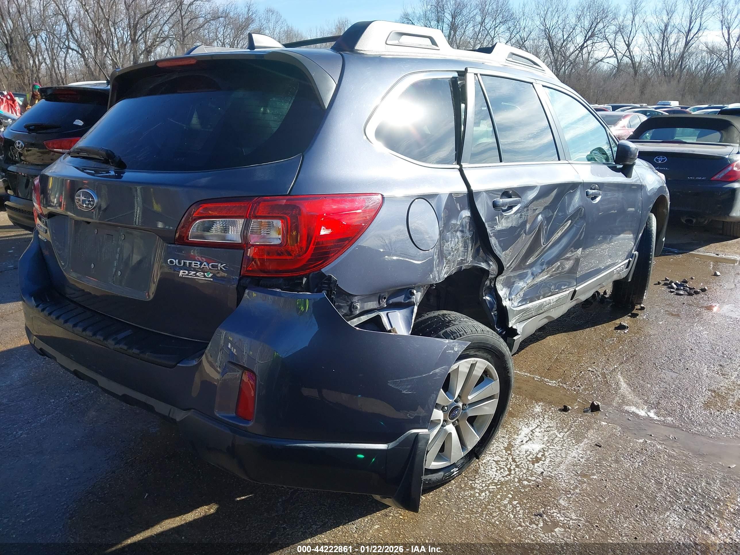 SUBARU OUTBACK image 4
