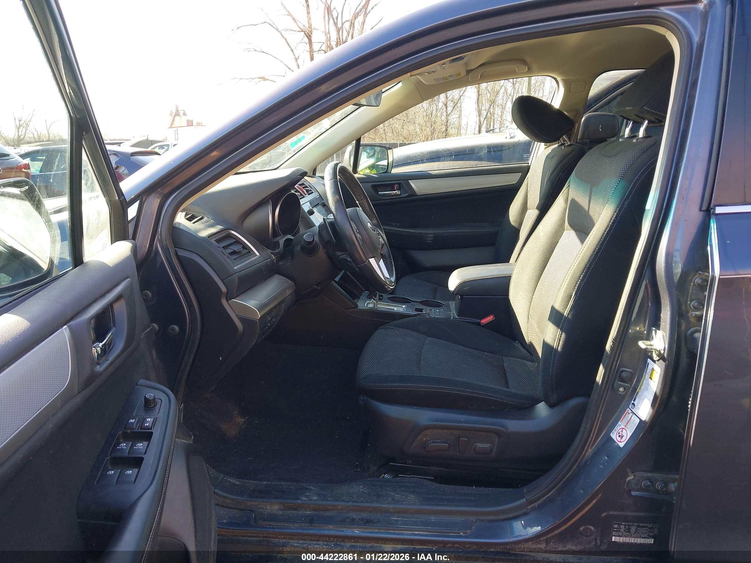 SUBARU OUTBACK image 5