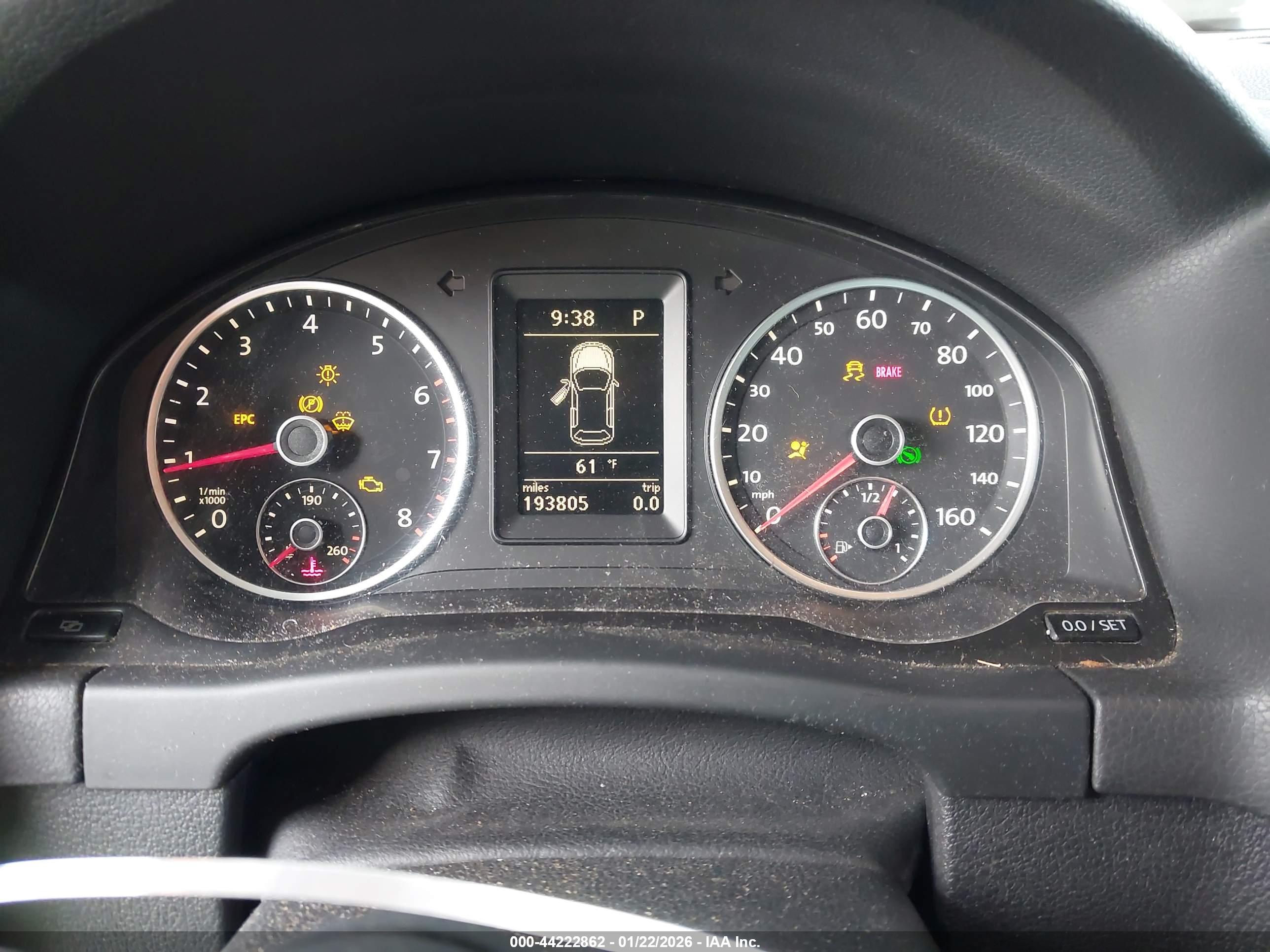 VOLKSWAGEN TIGUAN image 7