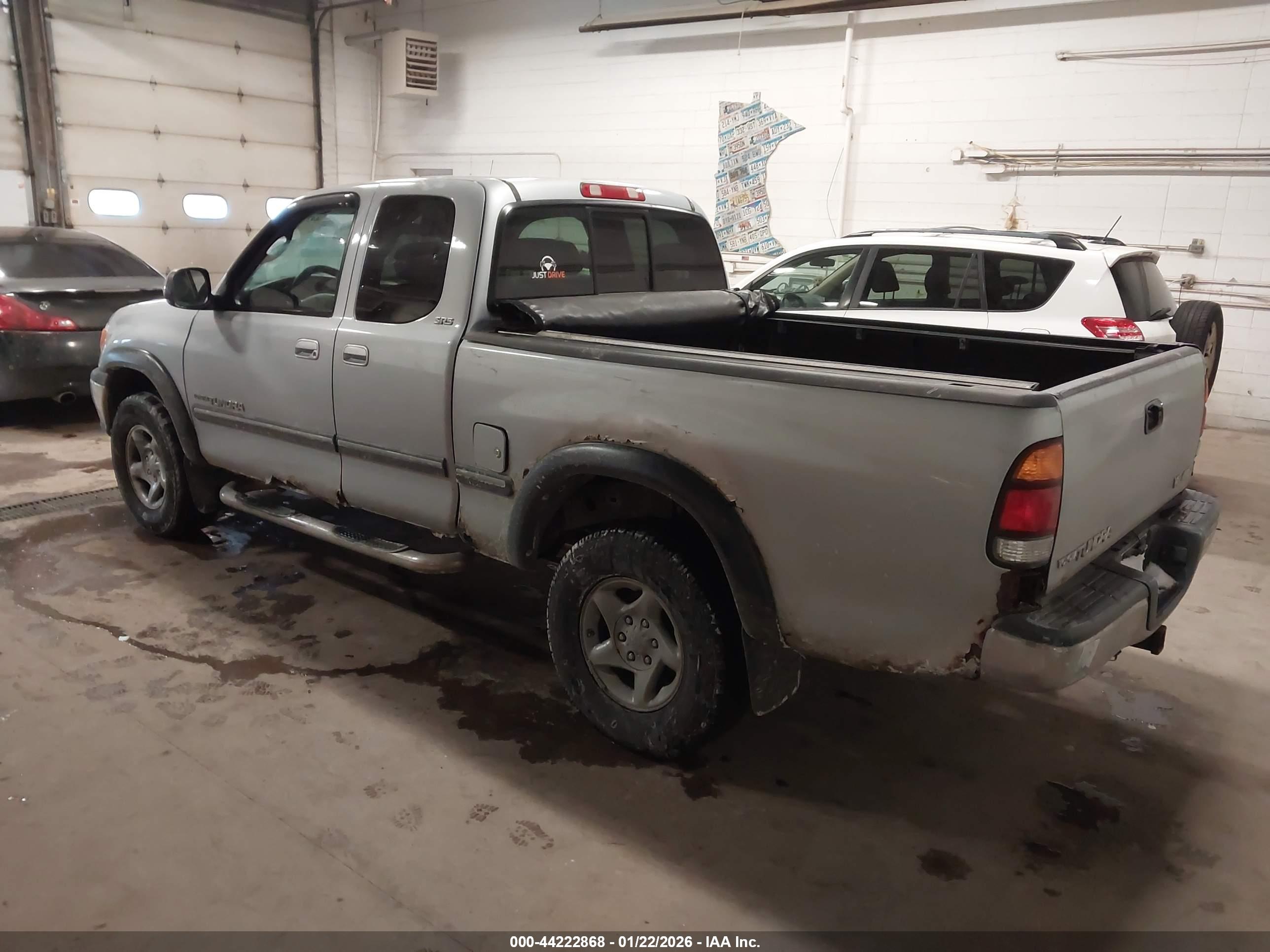 TOYOTA TUNDRA image 3