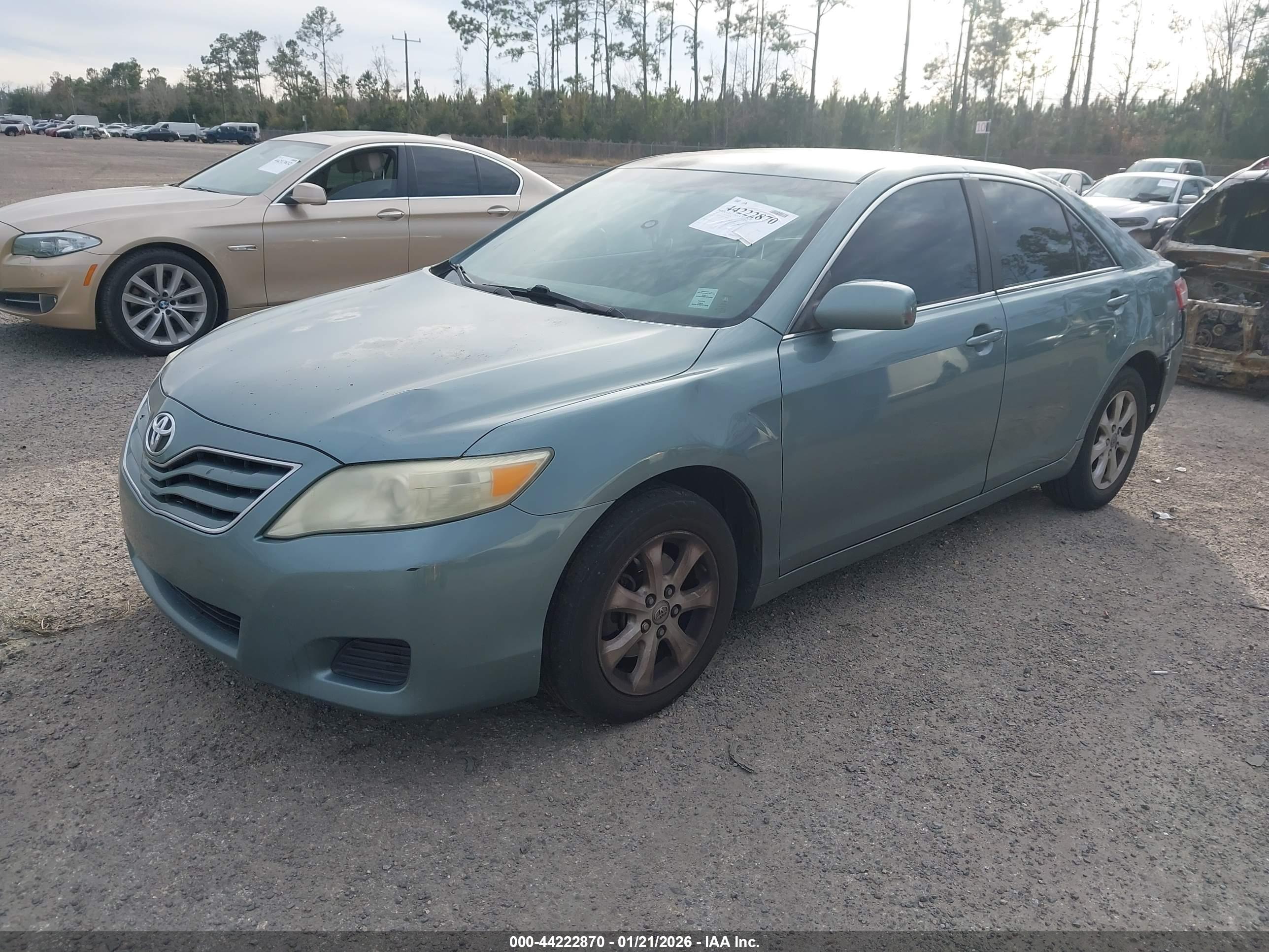 TOYOTA CAMRY image 2