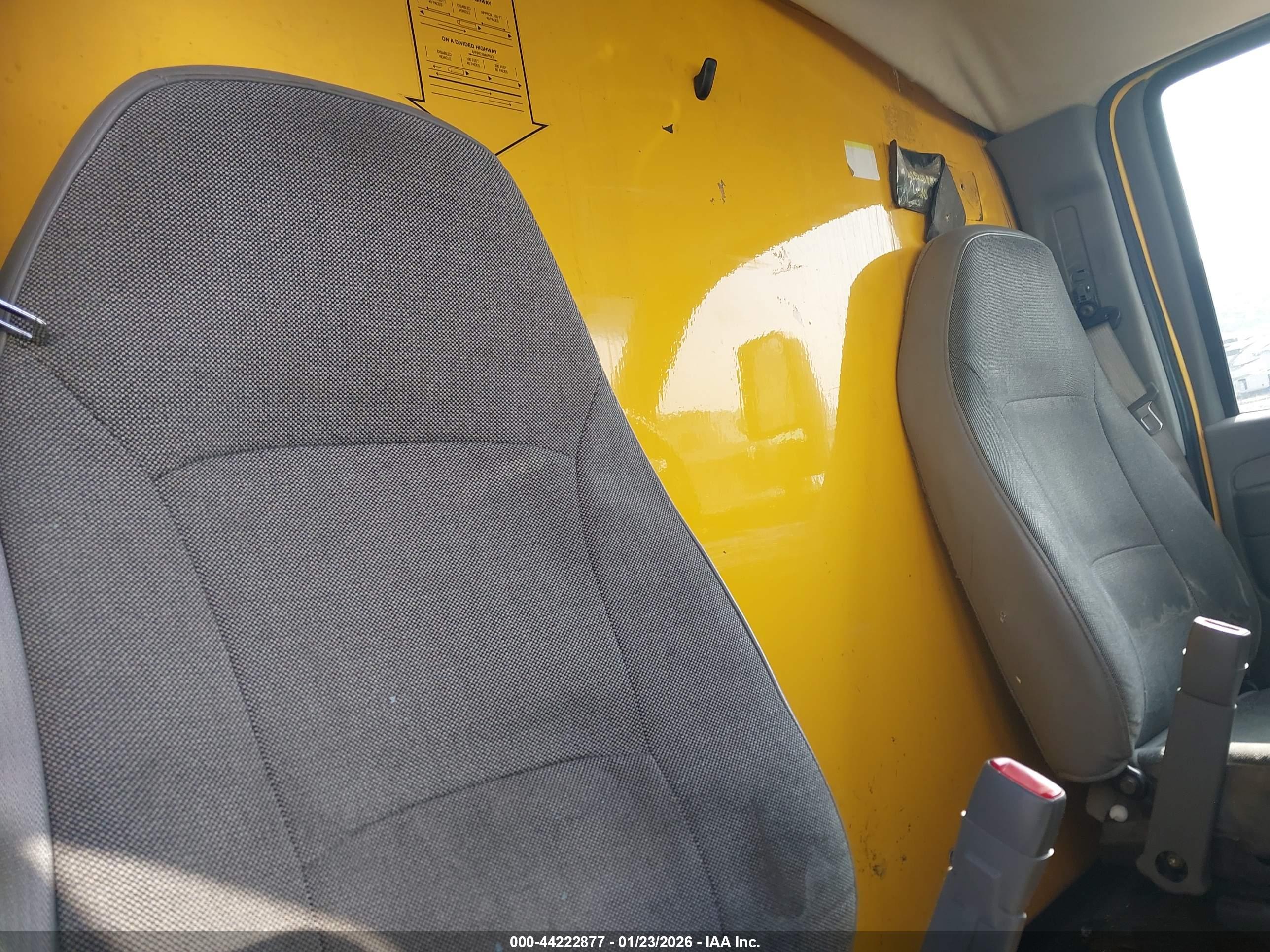 GMC SAVANA image 7