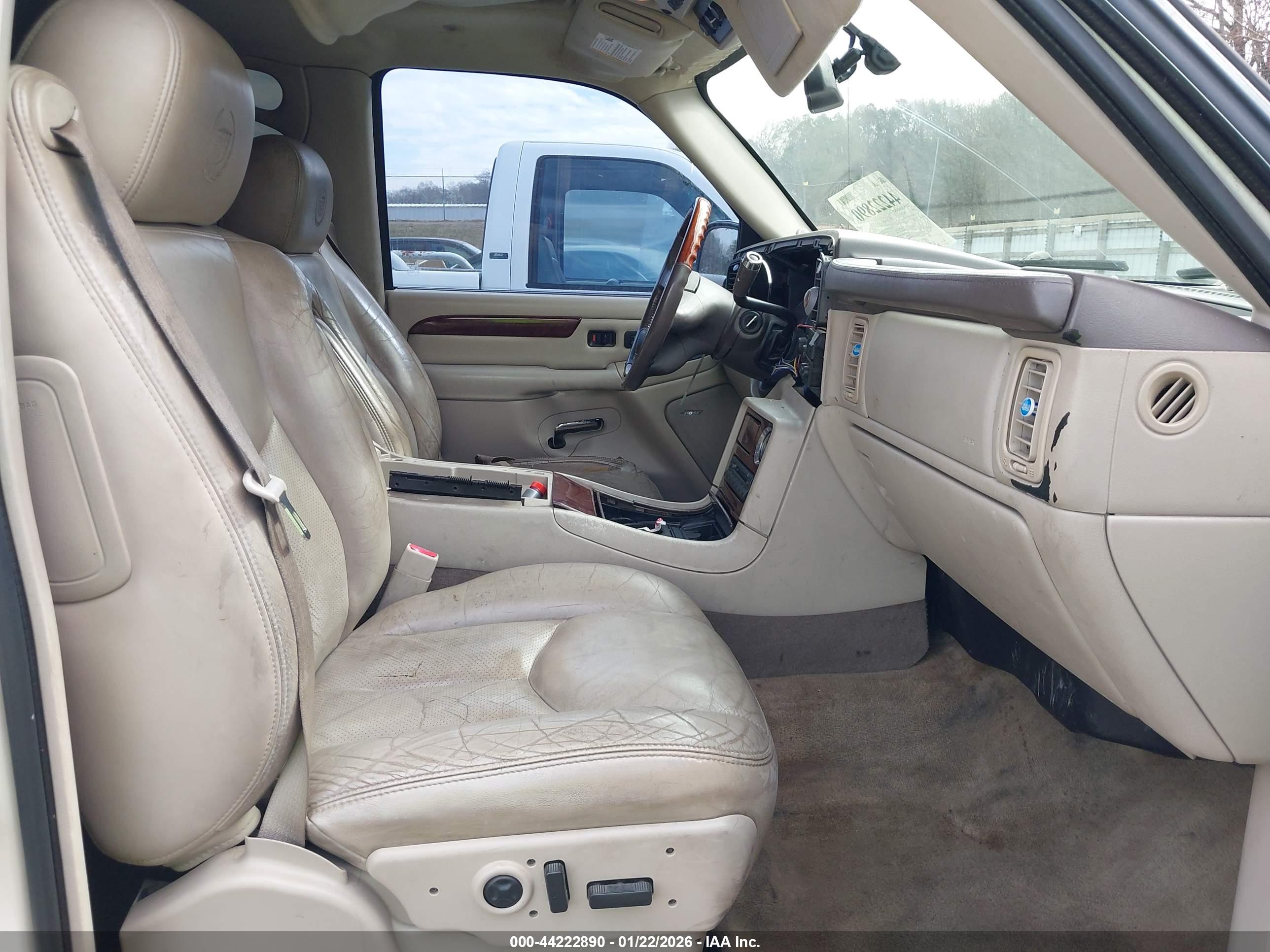 CADILLAC ESCALADE image 5