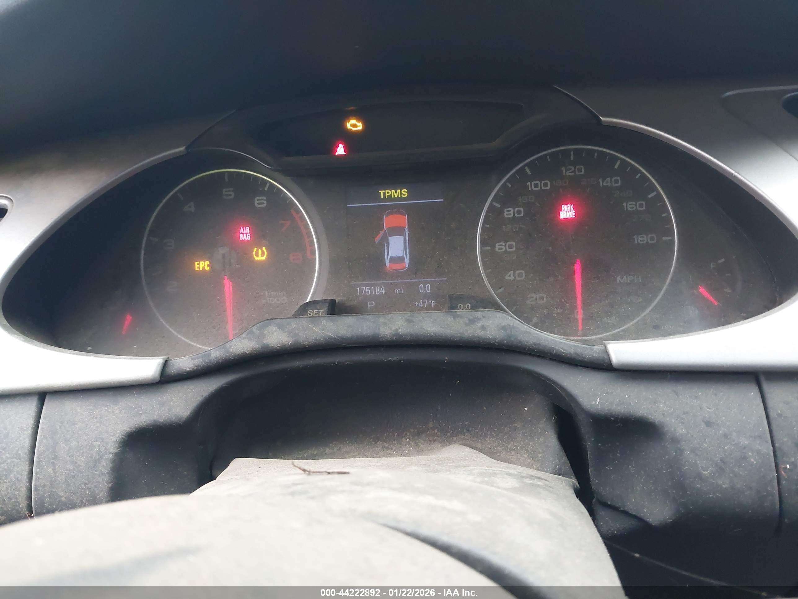 AUDI A4 image 7