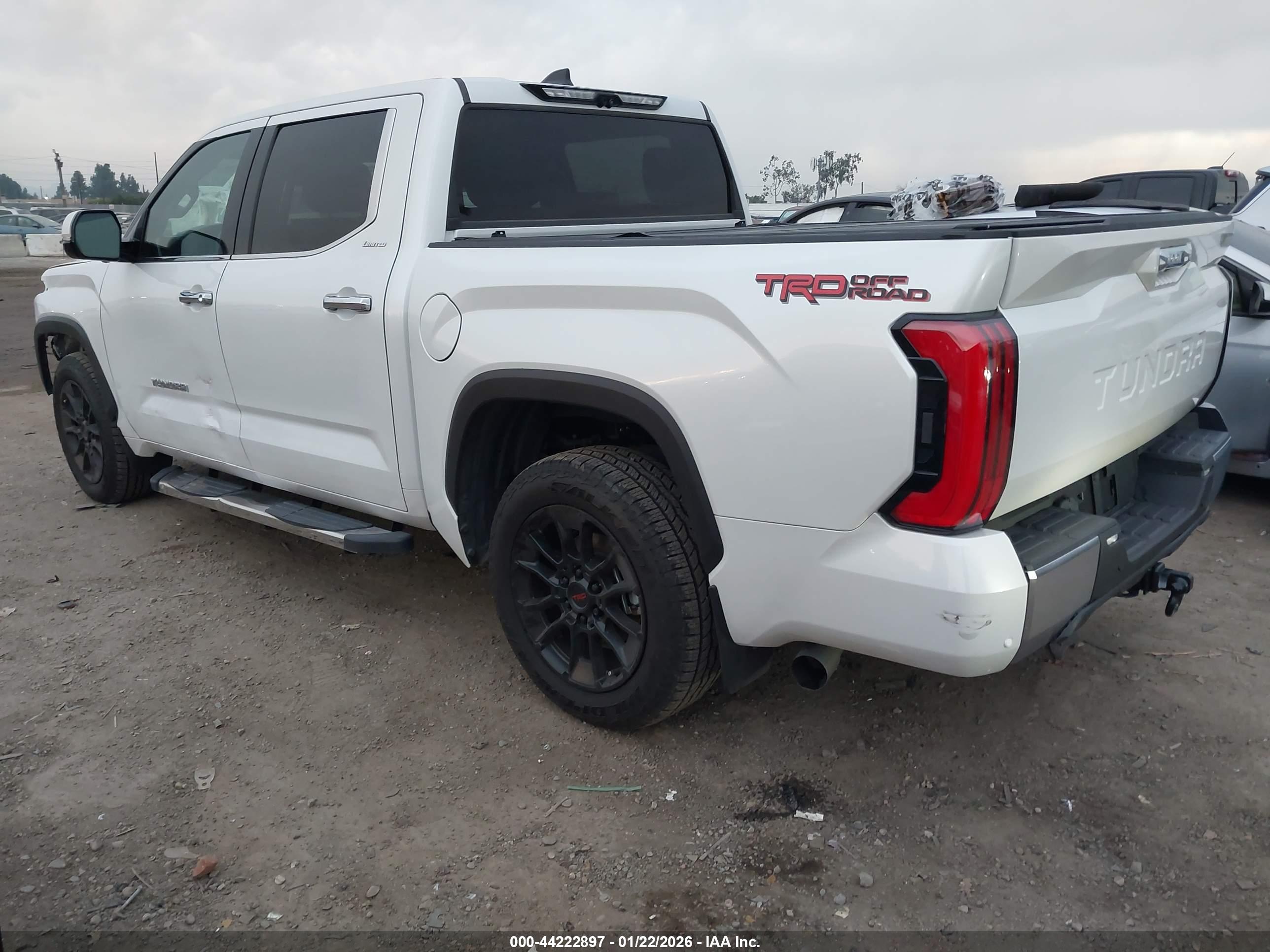 TOYOTA TUNDRA image 3