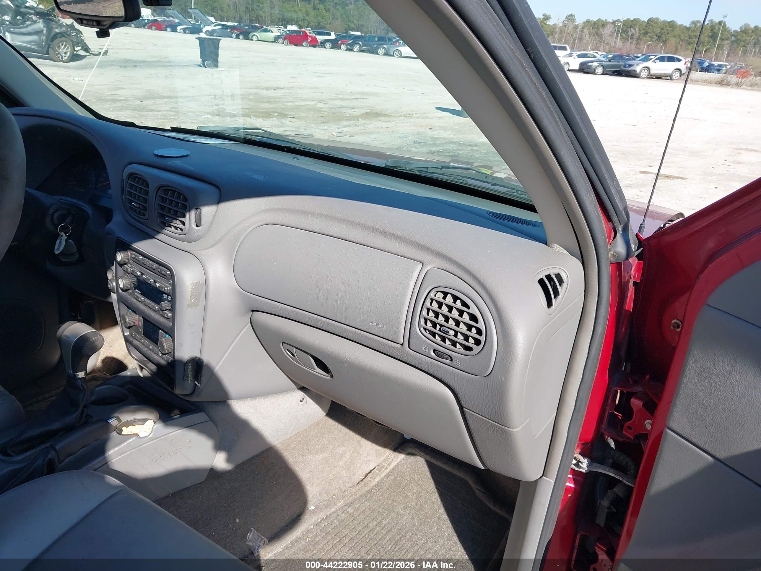 CHEVROLET TRAILBLAZER image 5