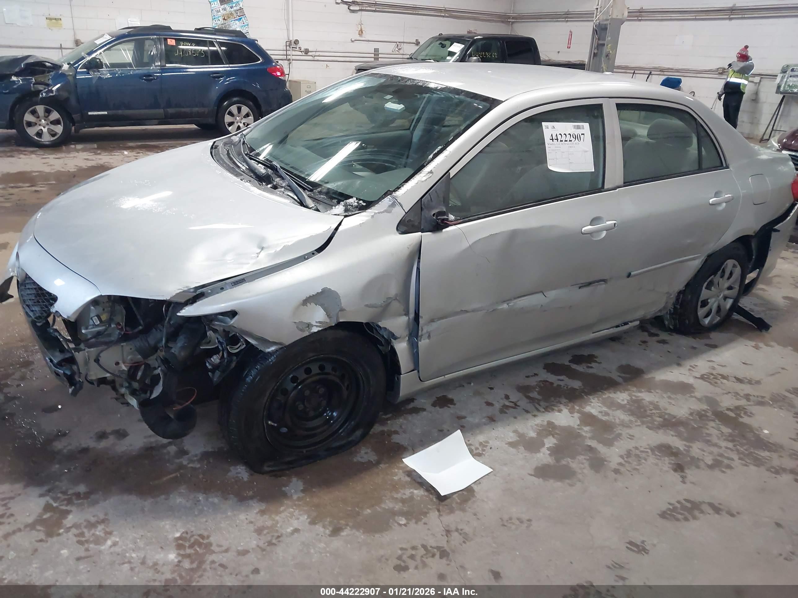 TOYOTA COROLLA image 2