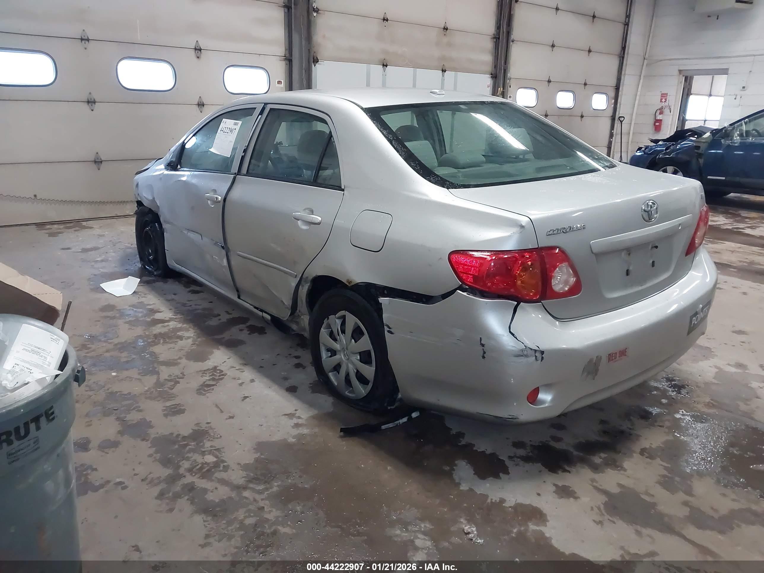 TOYOTA COROLLA image 3