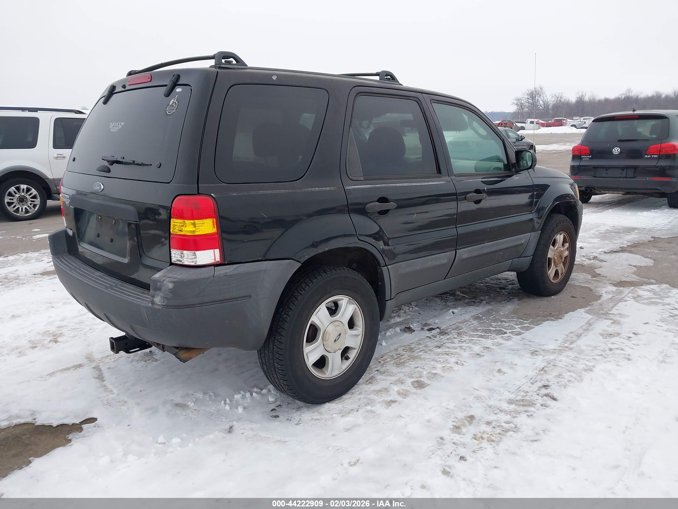 FORD ESCAPE image 4