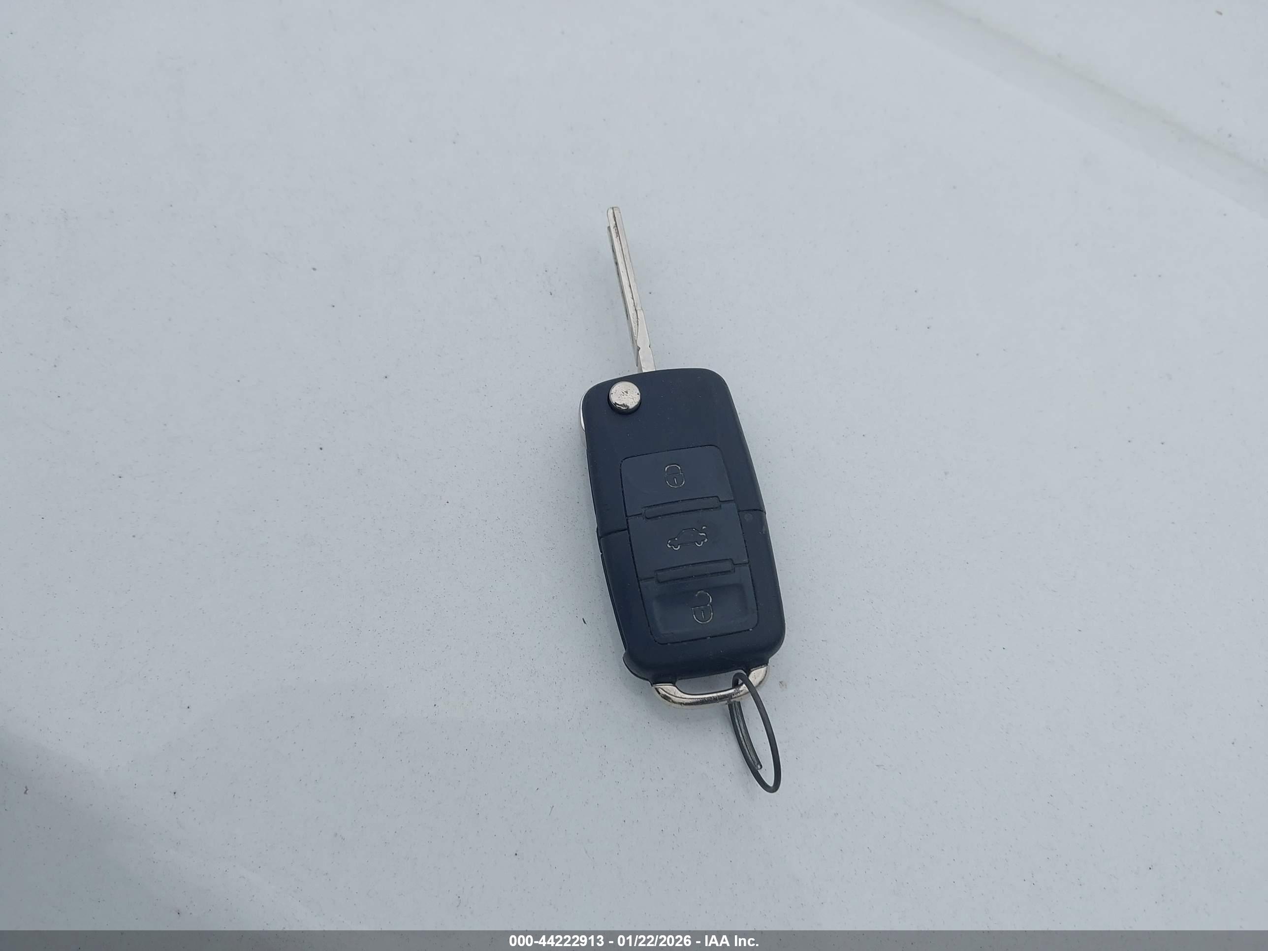 VOLKSWAGEN TIGUAN image 11