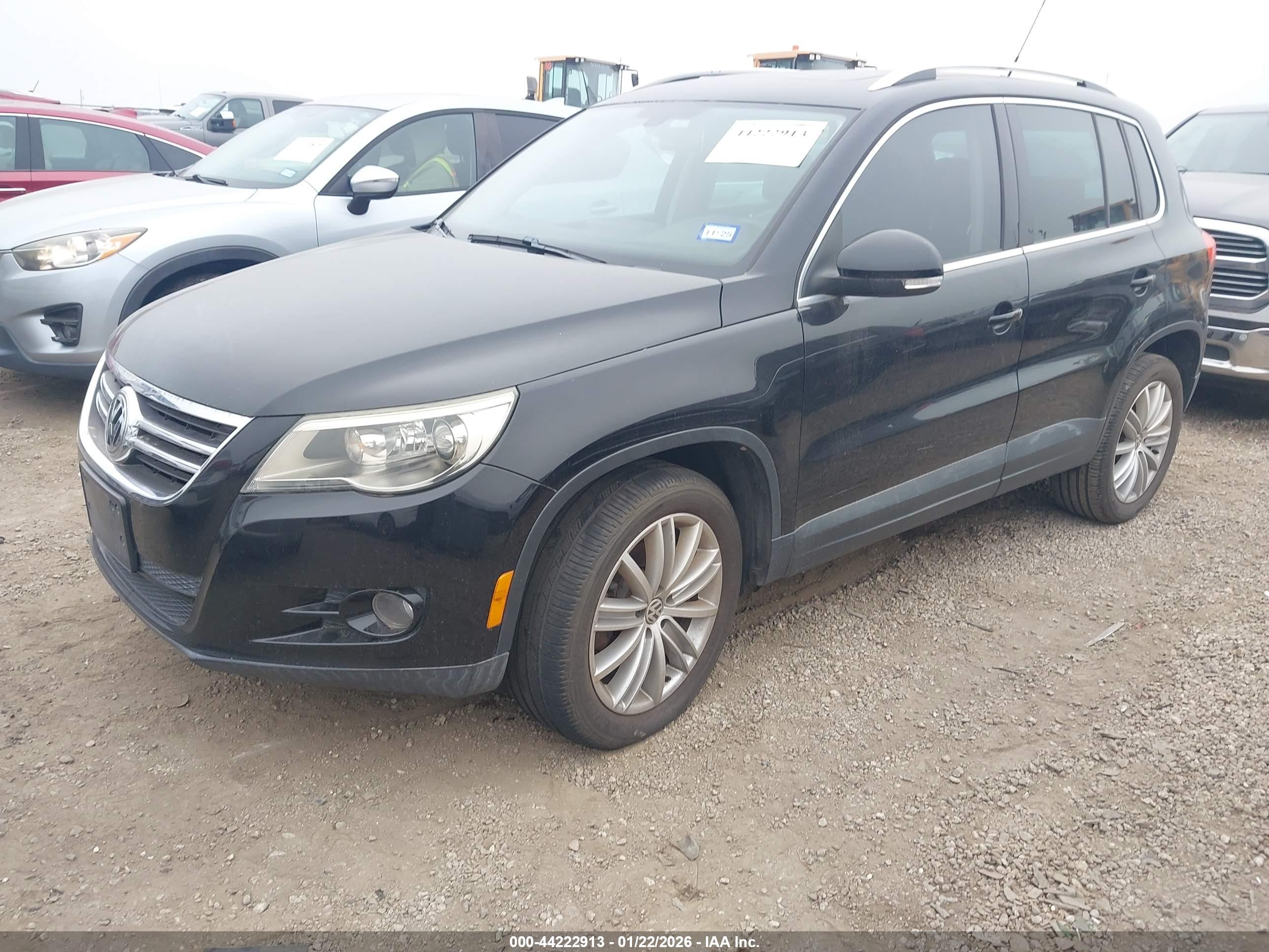 VOLKSWAGEN TIGUAN image 2