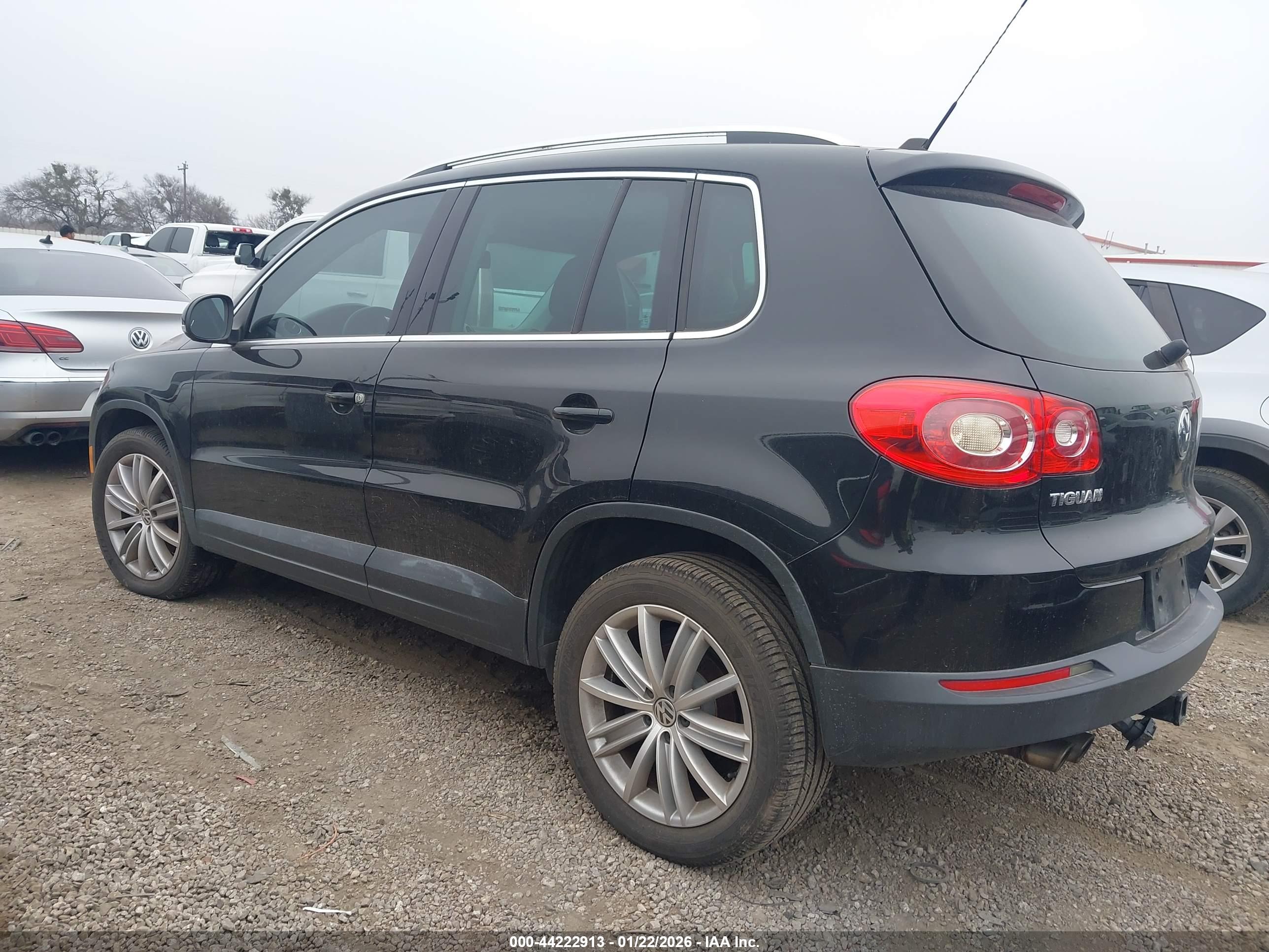 VOLKSWAGEN TIGUAN image 3