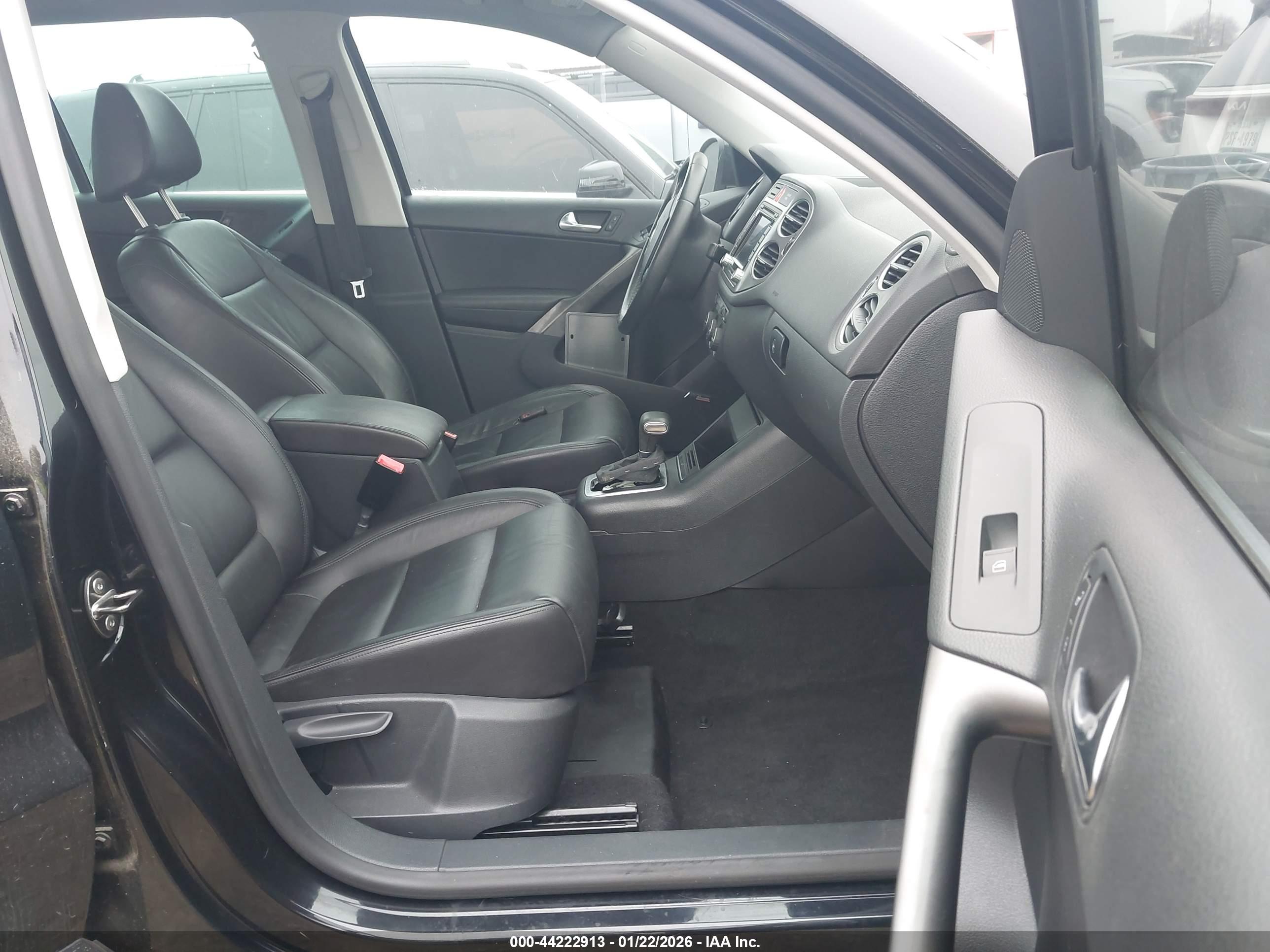 VOLKSWAGEN TIGUAN image 5