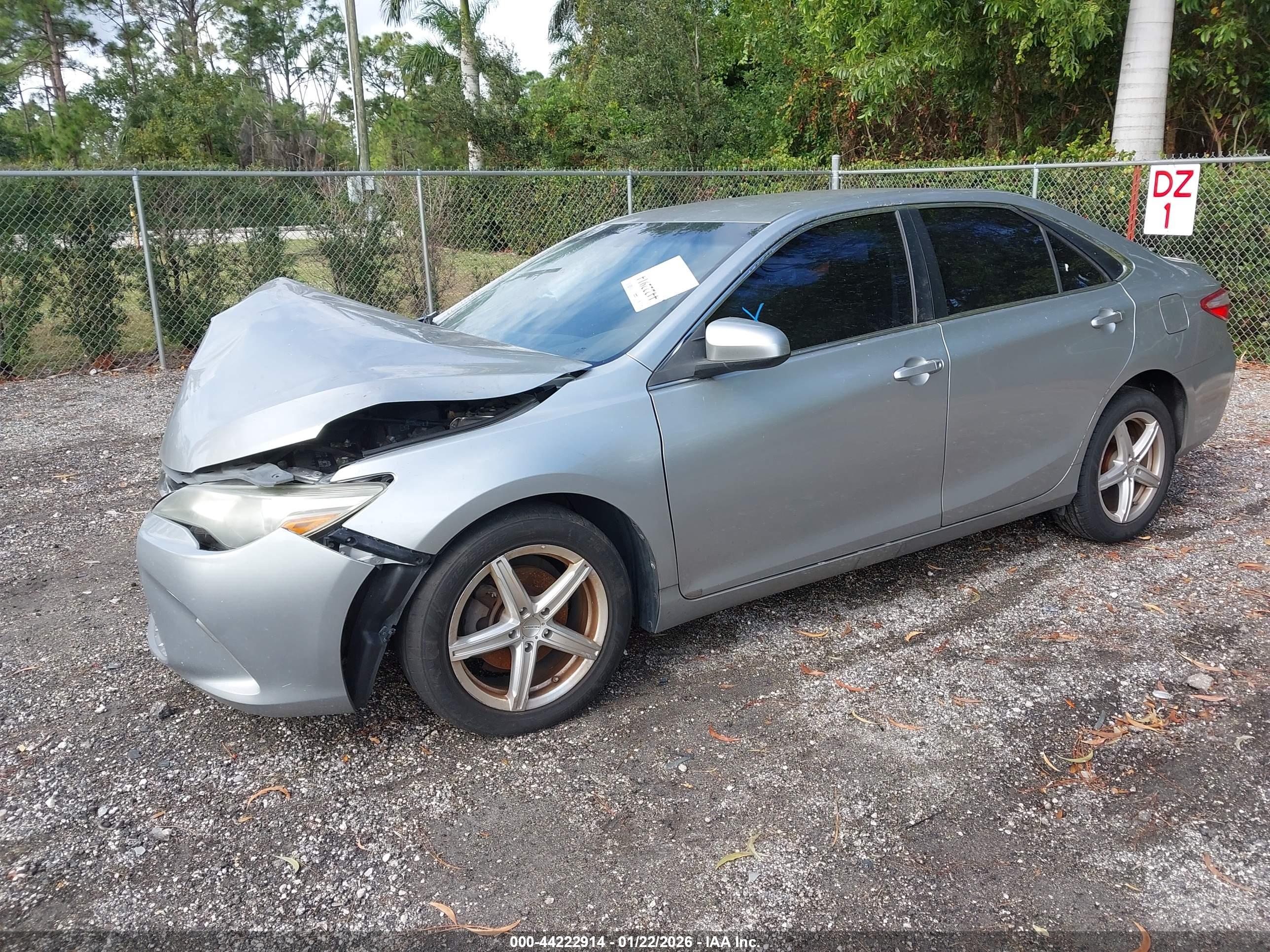 TOYOTA CAMRY image 2