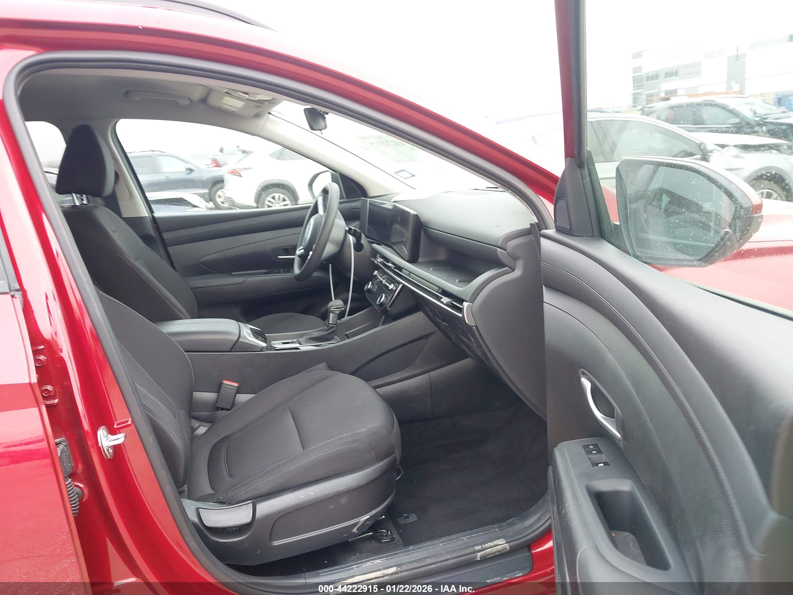 HYUNDAI TUCSON image 5