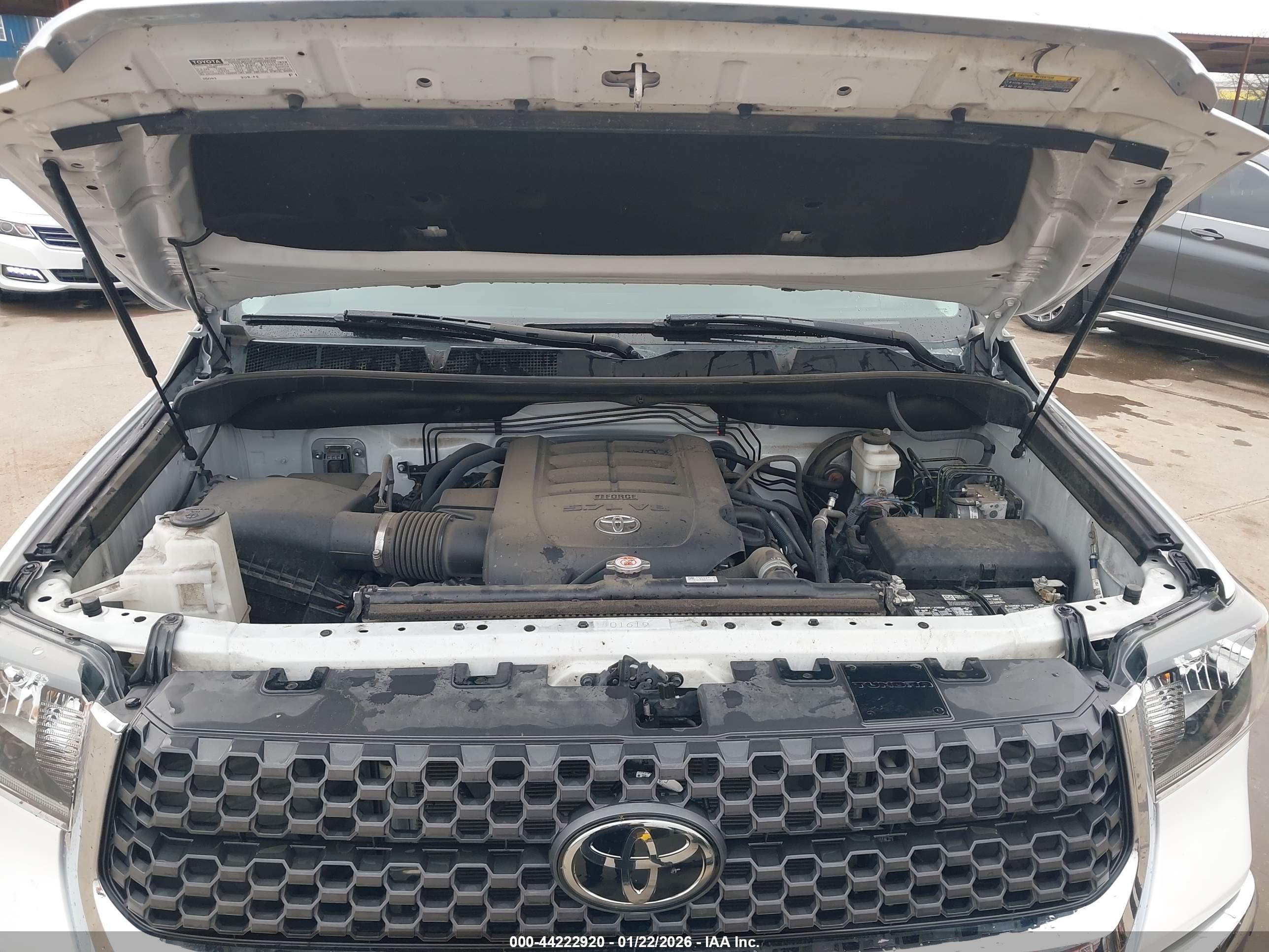 TOYOTA TUNDRA image 10