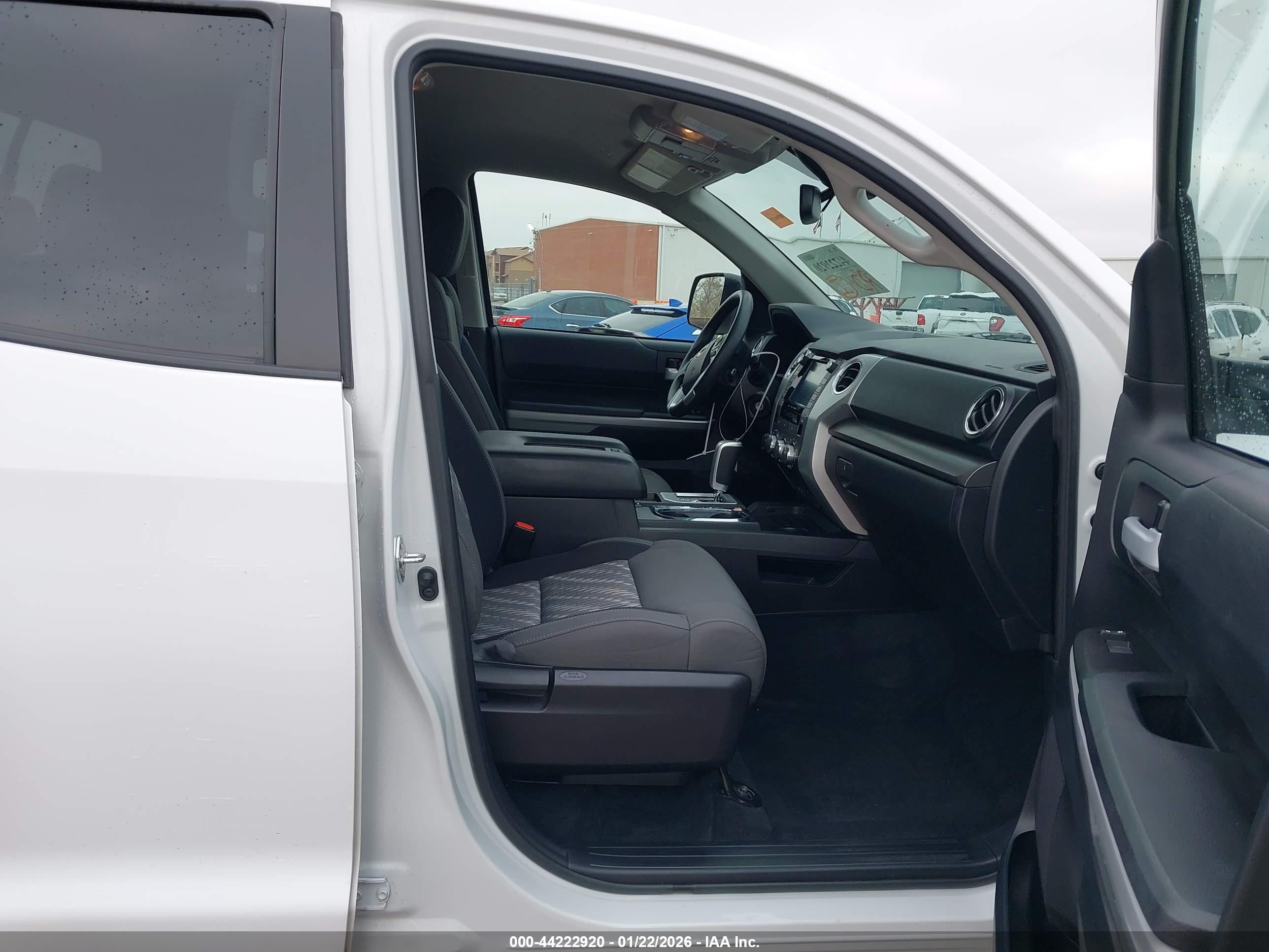 TOYOTA TUNDRA image 5