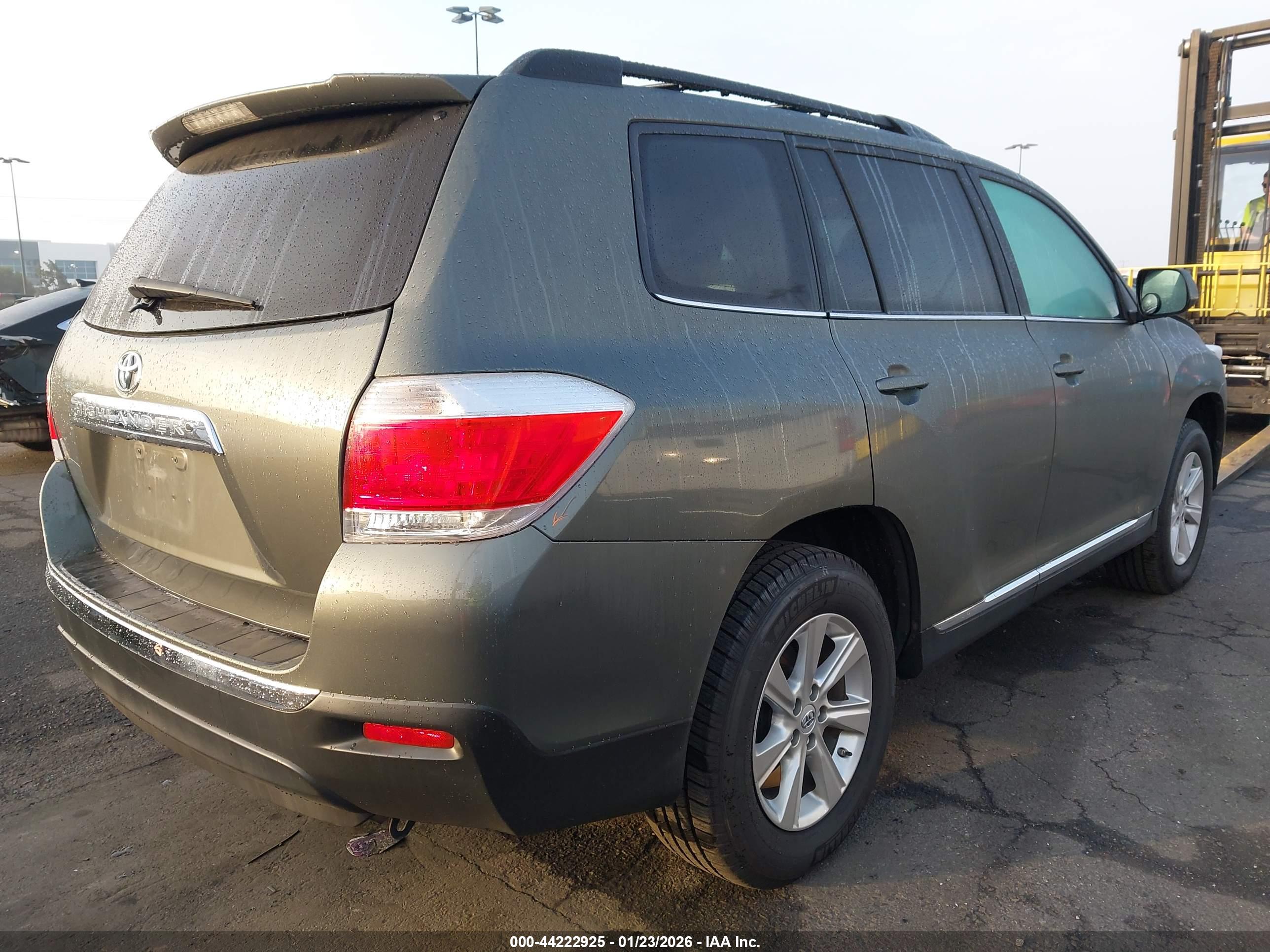 TOYOTA HIGHLANDER image 4