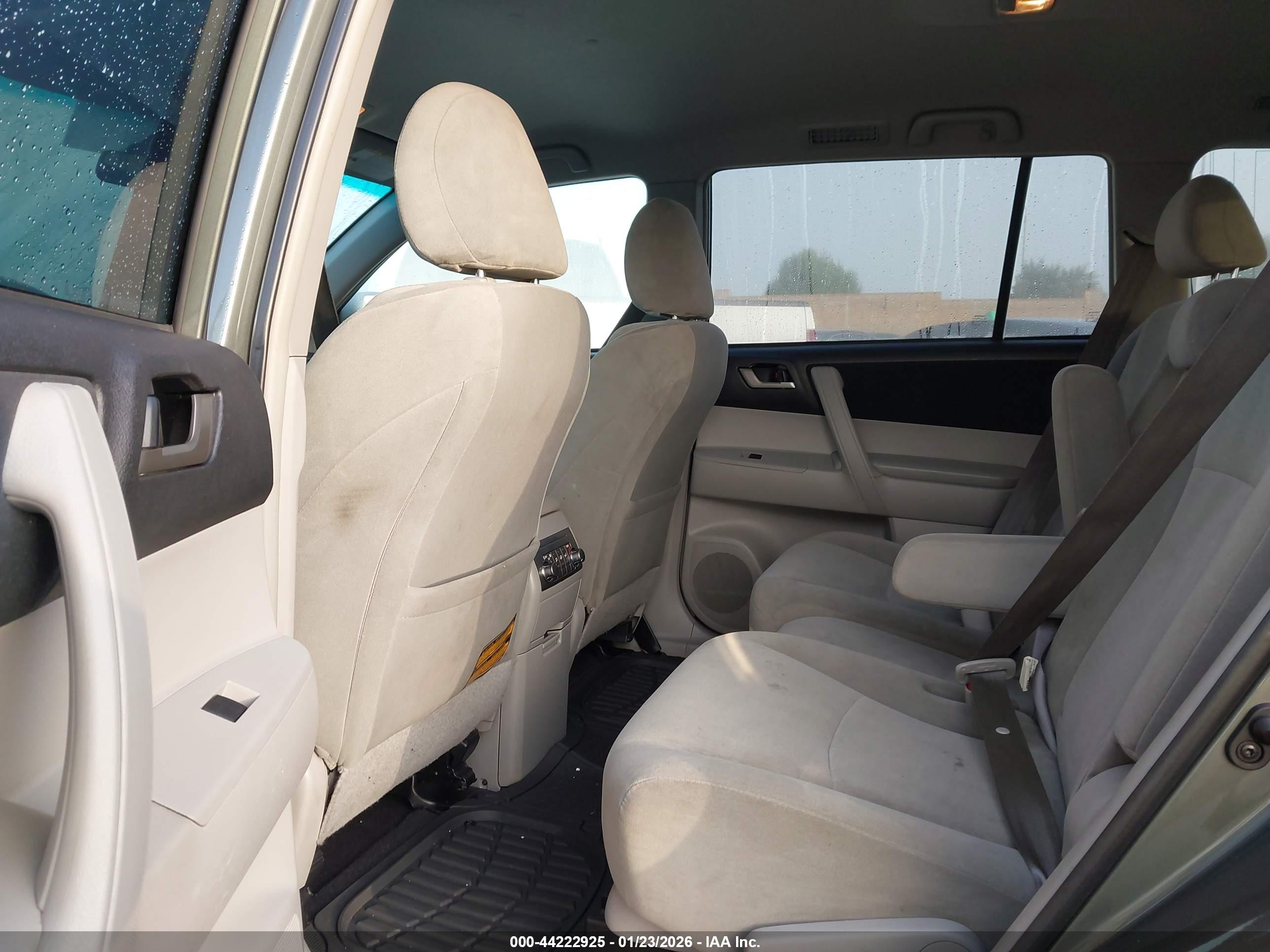 TOYOTA HIGHLANDER image 8